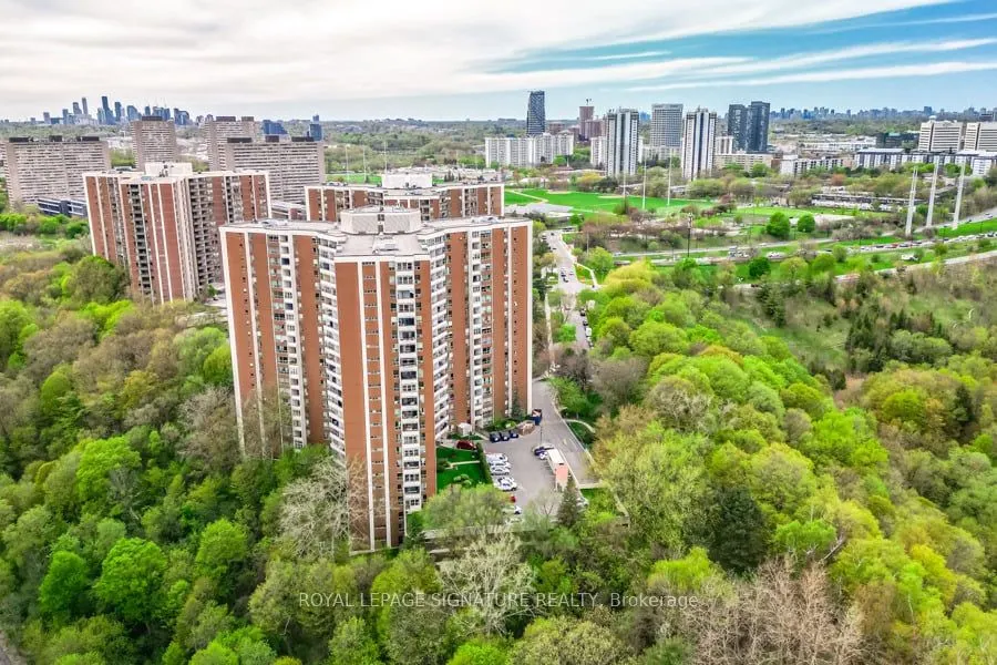 60 Pavane Linkway, #1914