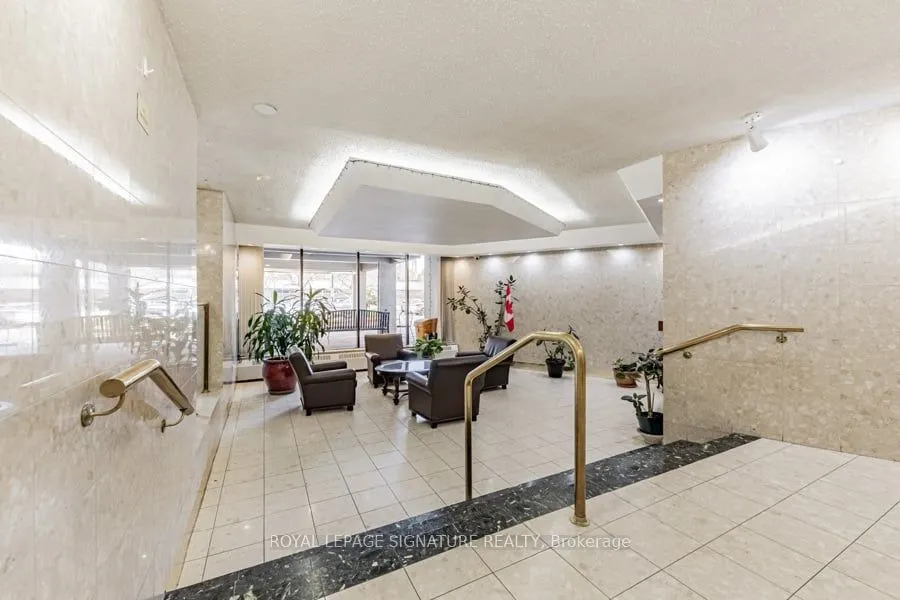 60 Pavane Linkway, #1914