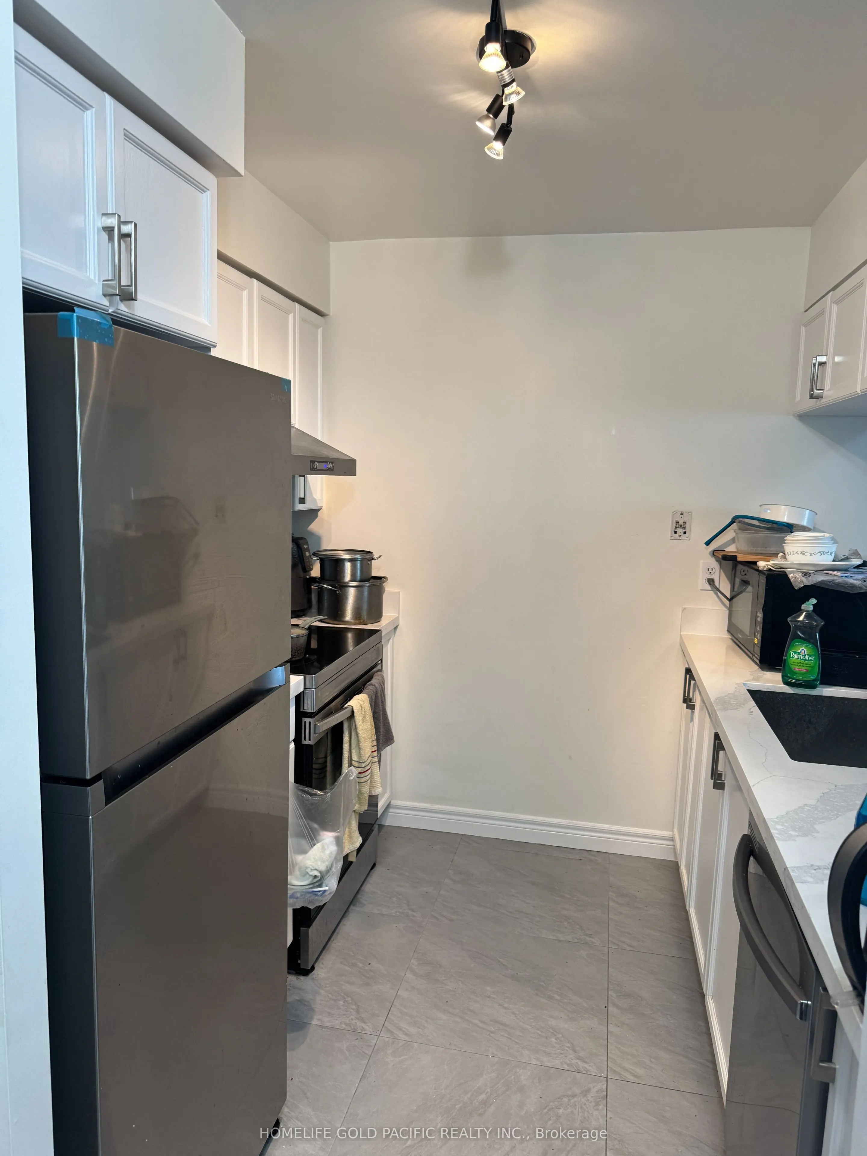 28 Empress Avenue, #1716