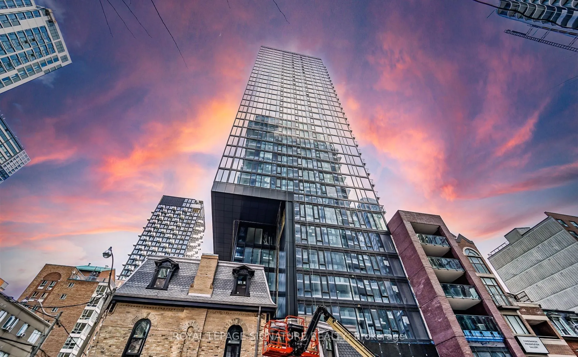 47 Mutual Street S, #1002