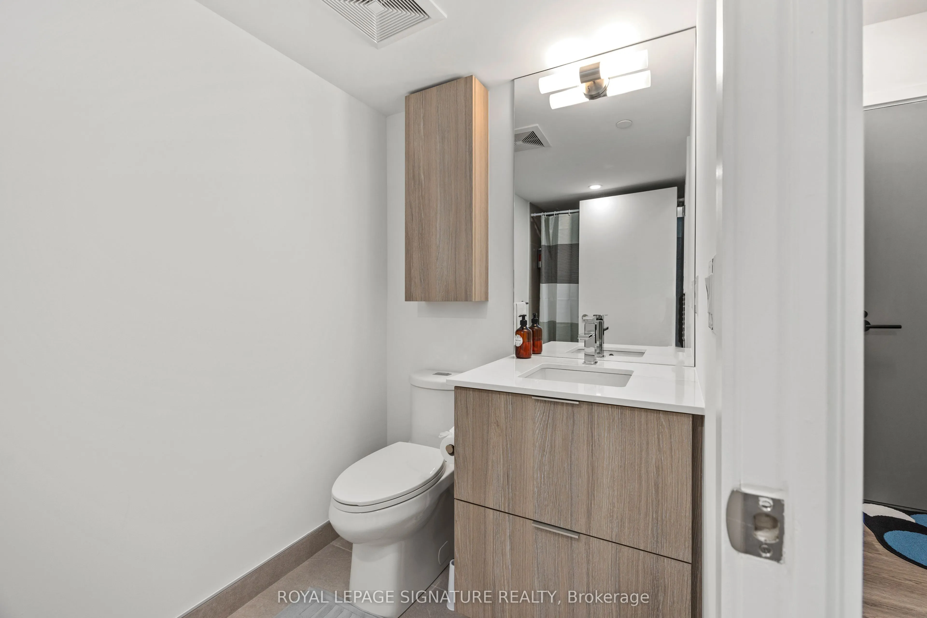 47 Mutual Street S, #1002