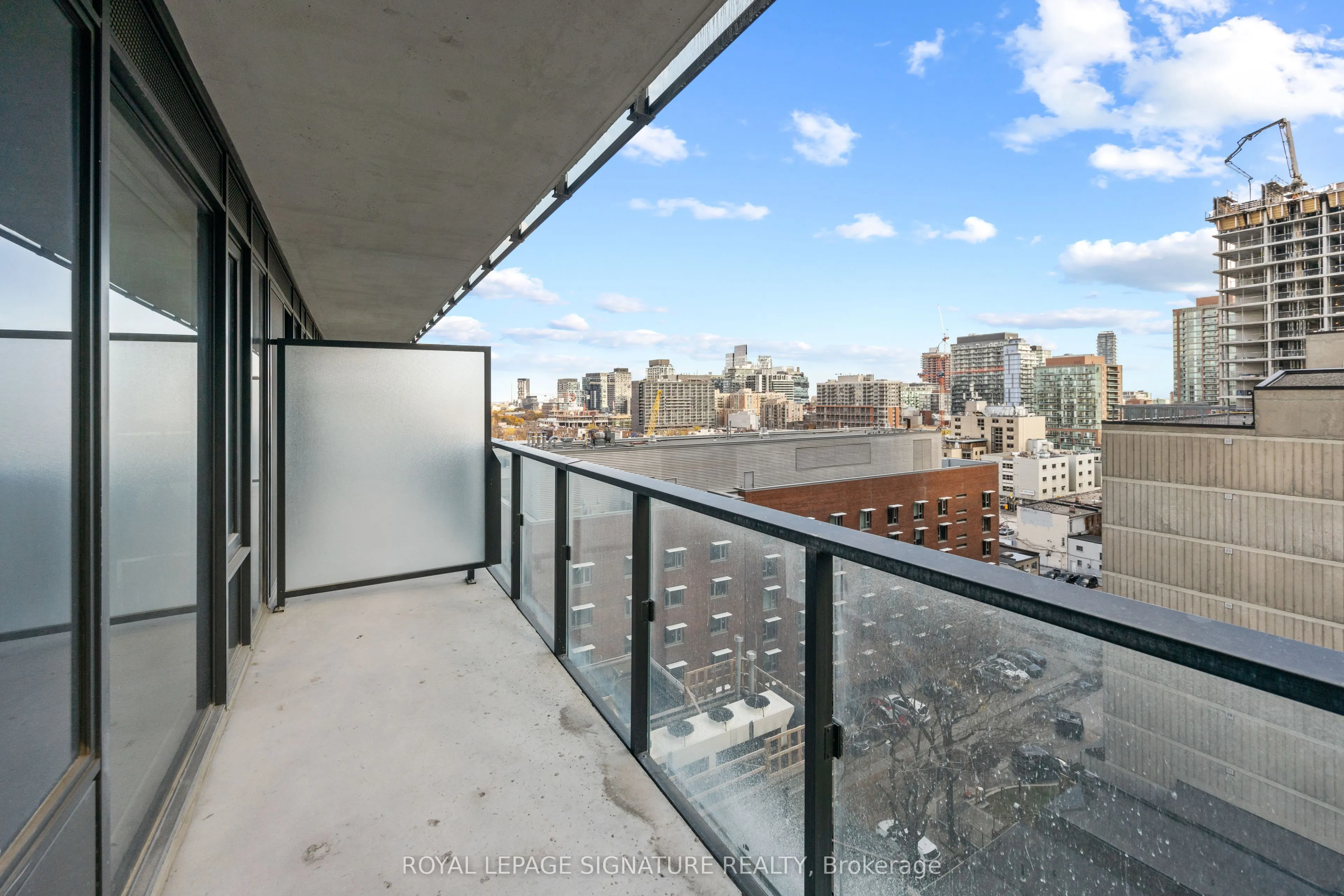 47 Mutual Street S, #1002