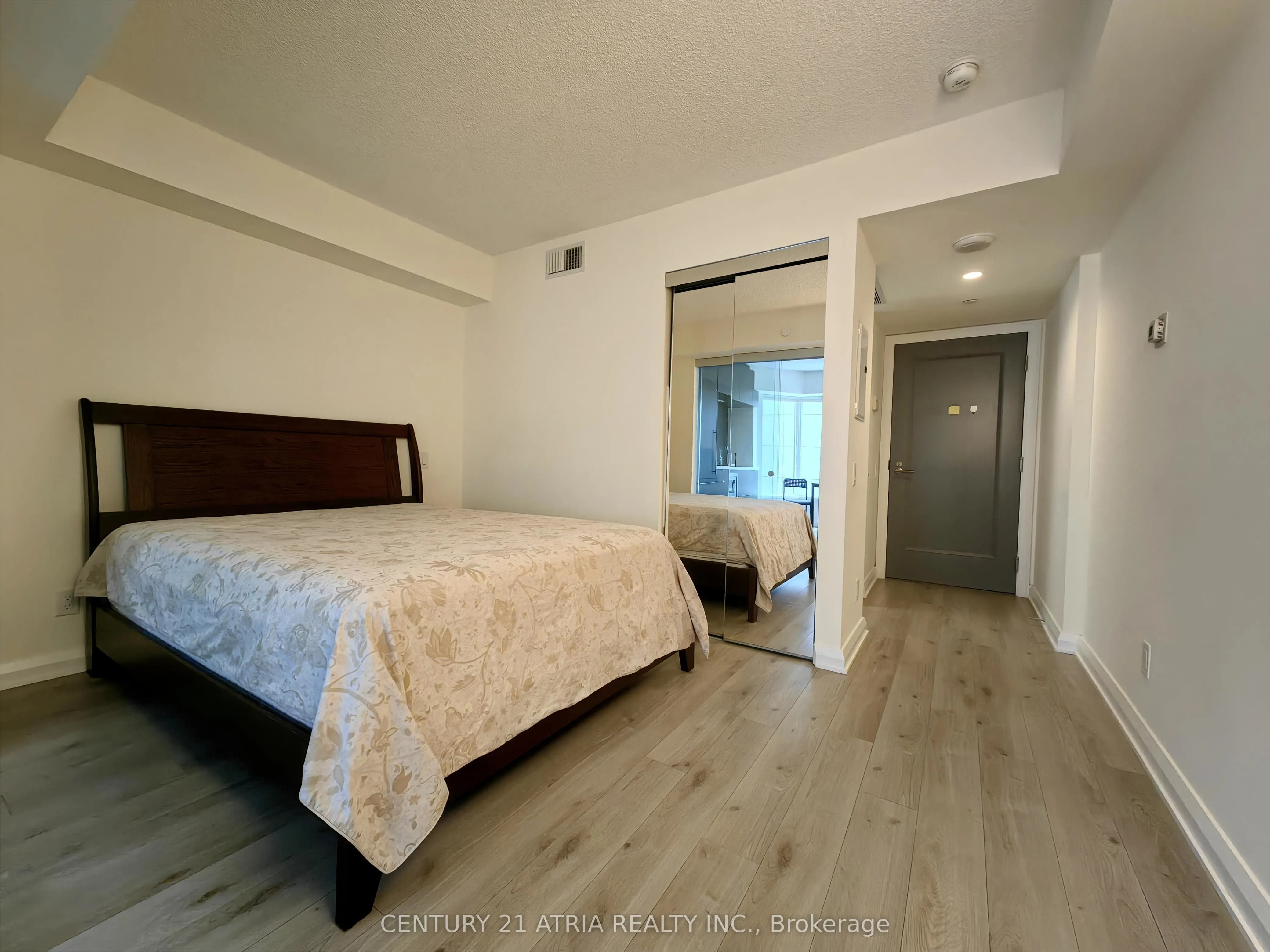 155 Yorkville Avenue, #605