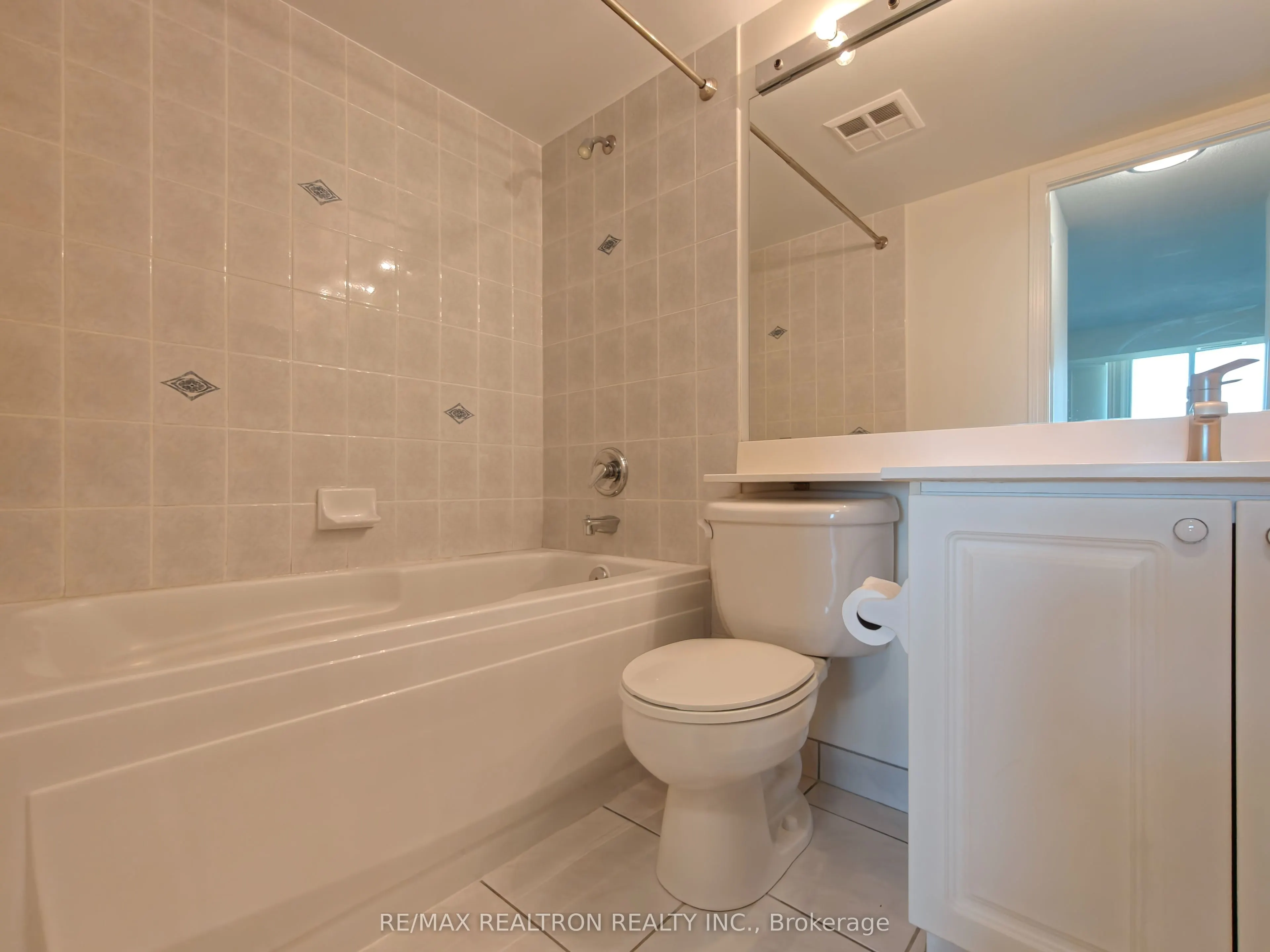 8 HILLCREST Avenue, #1611