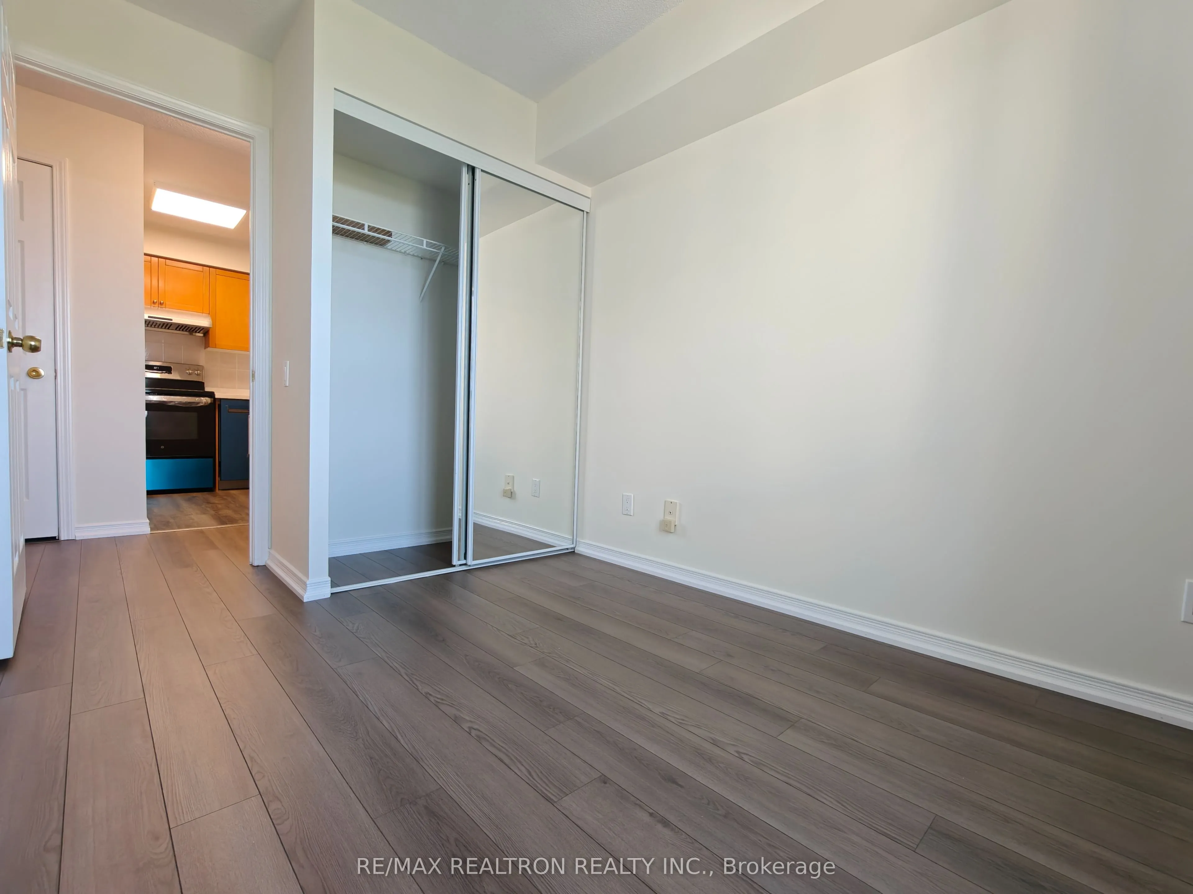 8 HILLCREST Avenue, #1611