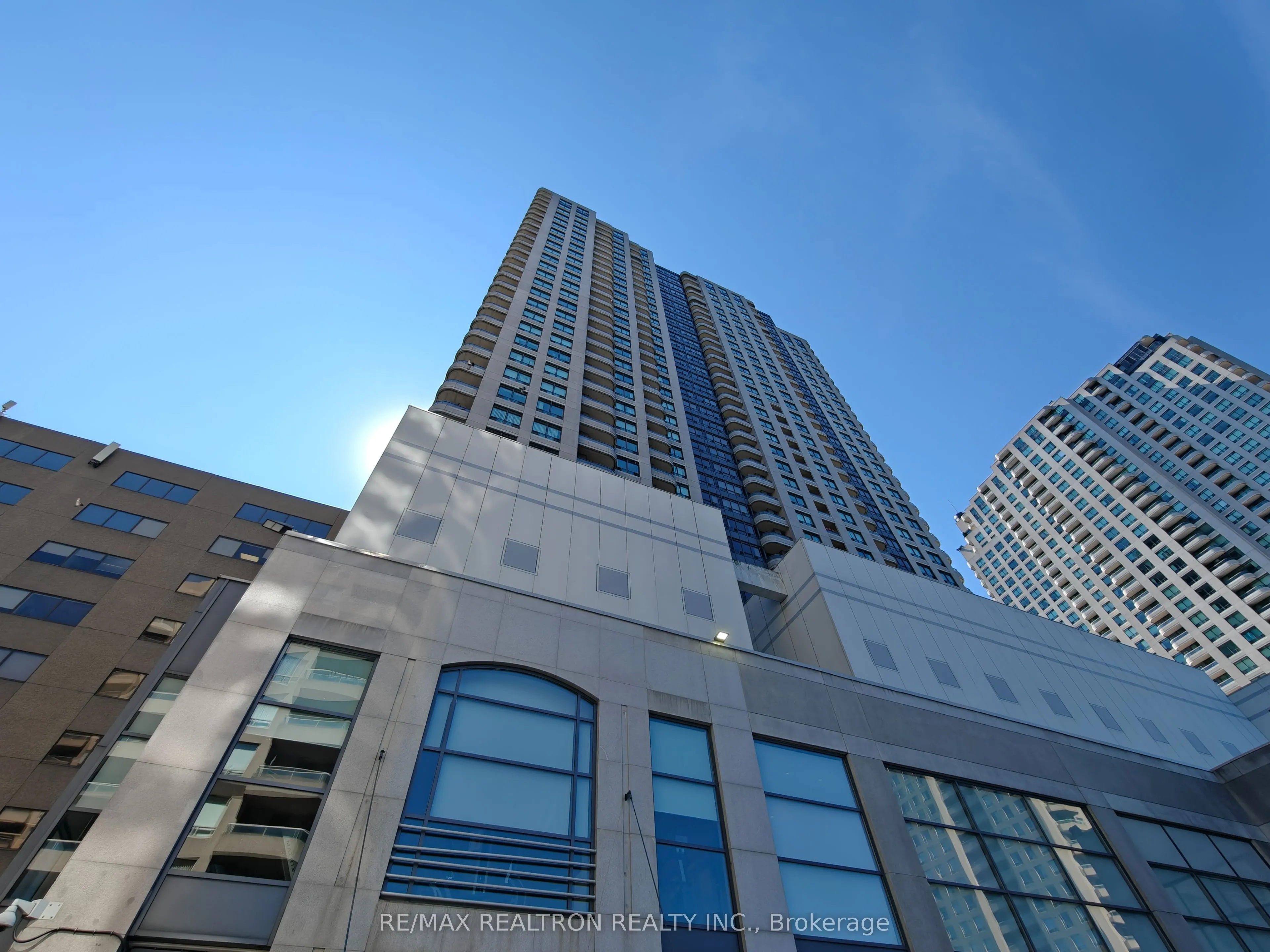 8 HILLCREST Avenue, #1611