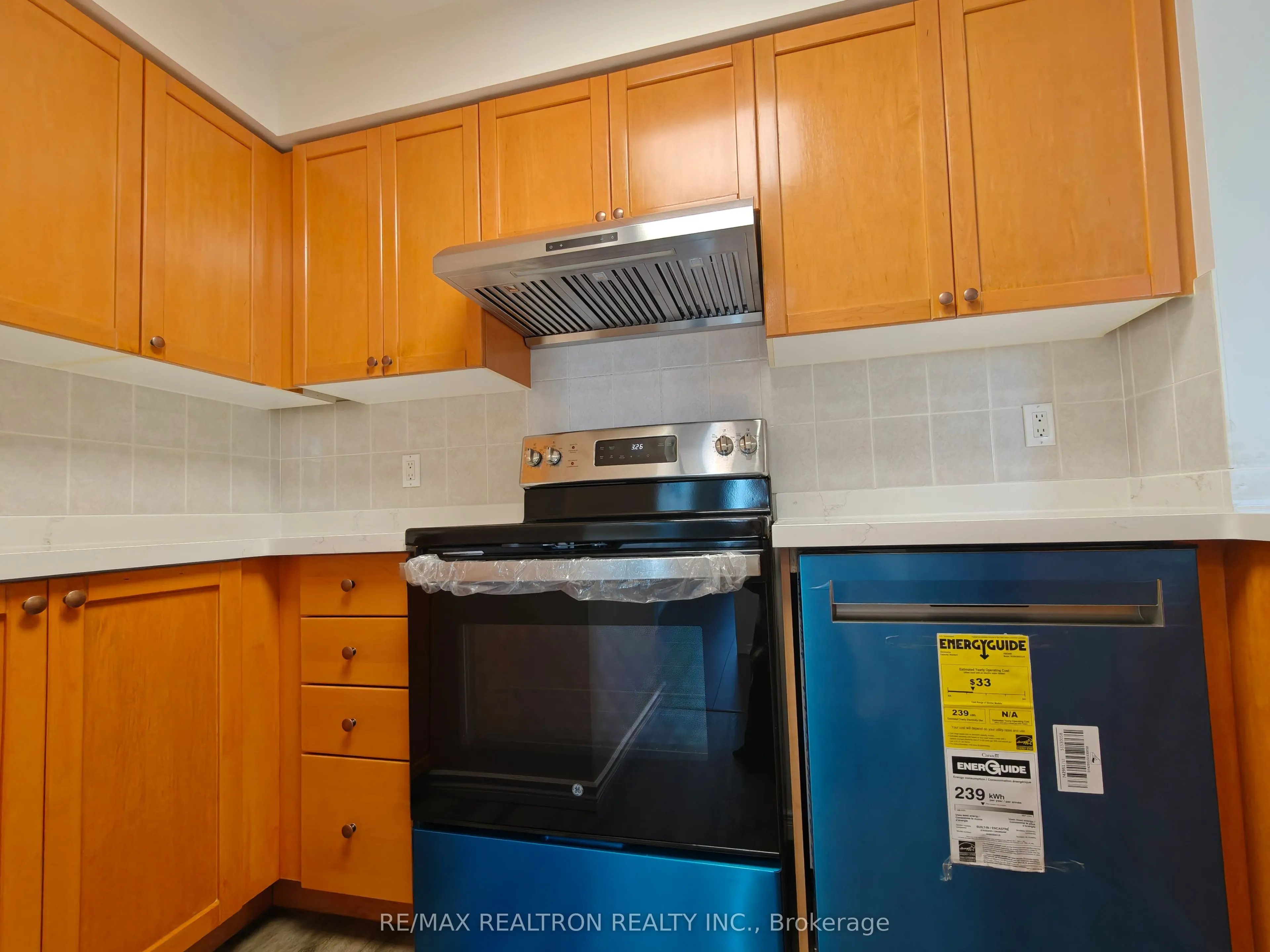 8 HILLCREST Avenue, #1611