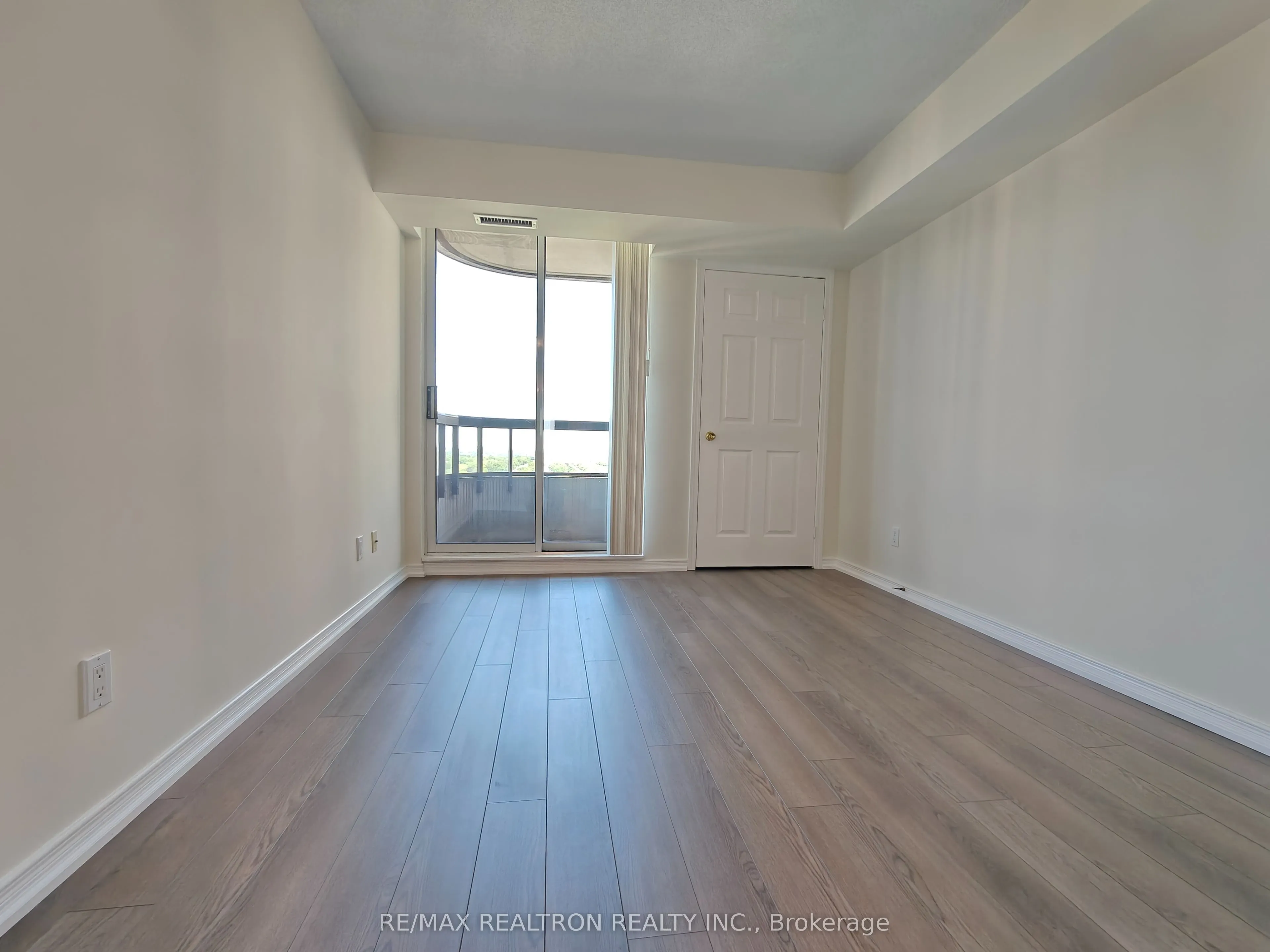 8 HILLCREST Avenue, #1611