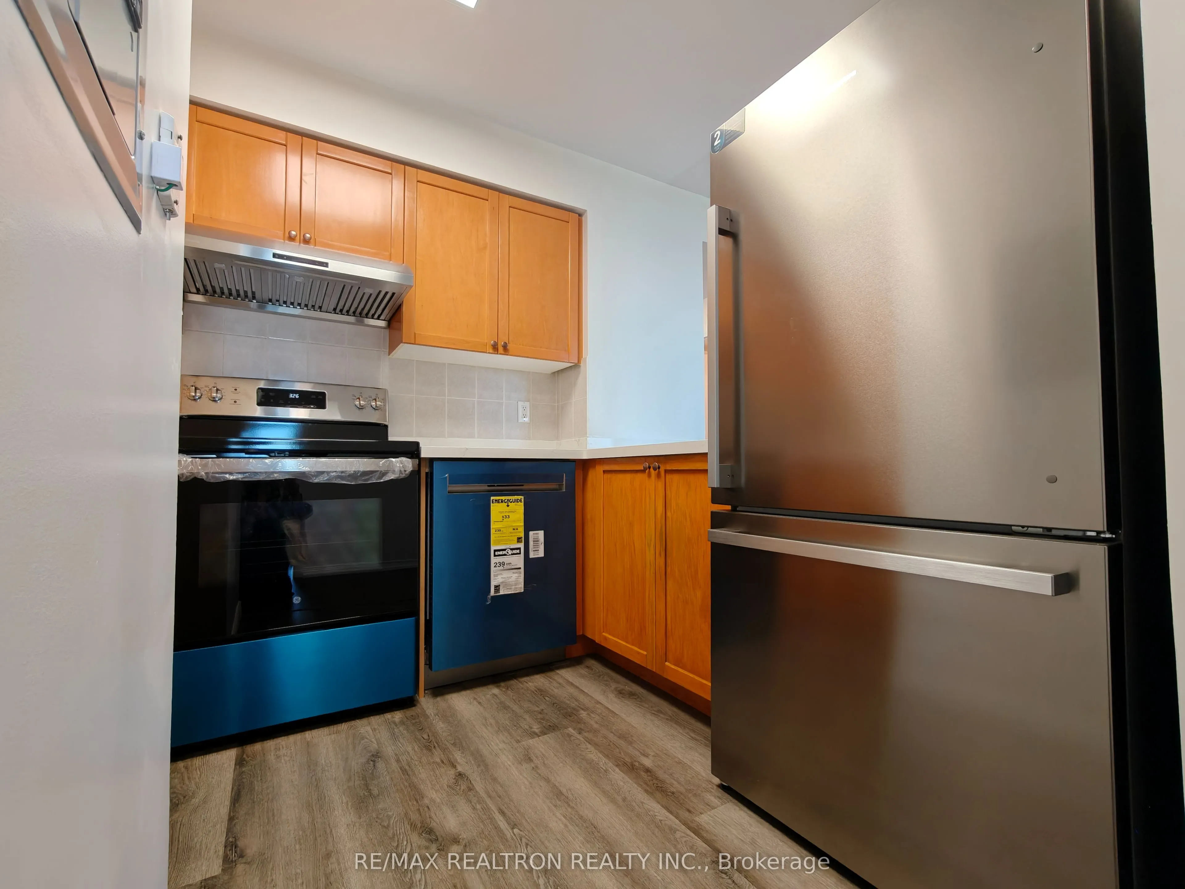 8 HILLCREST Avenue, #1611