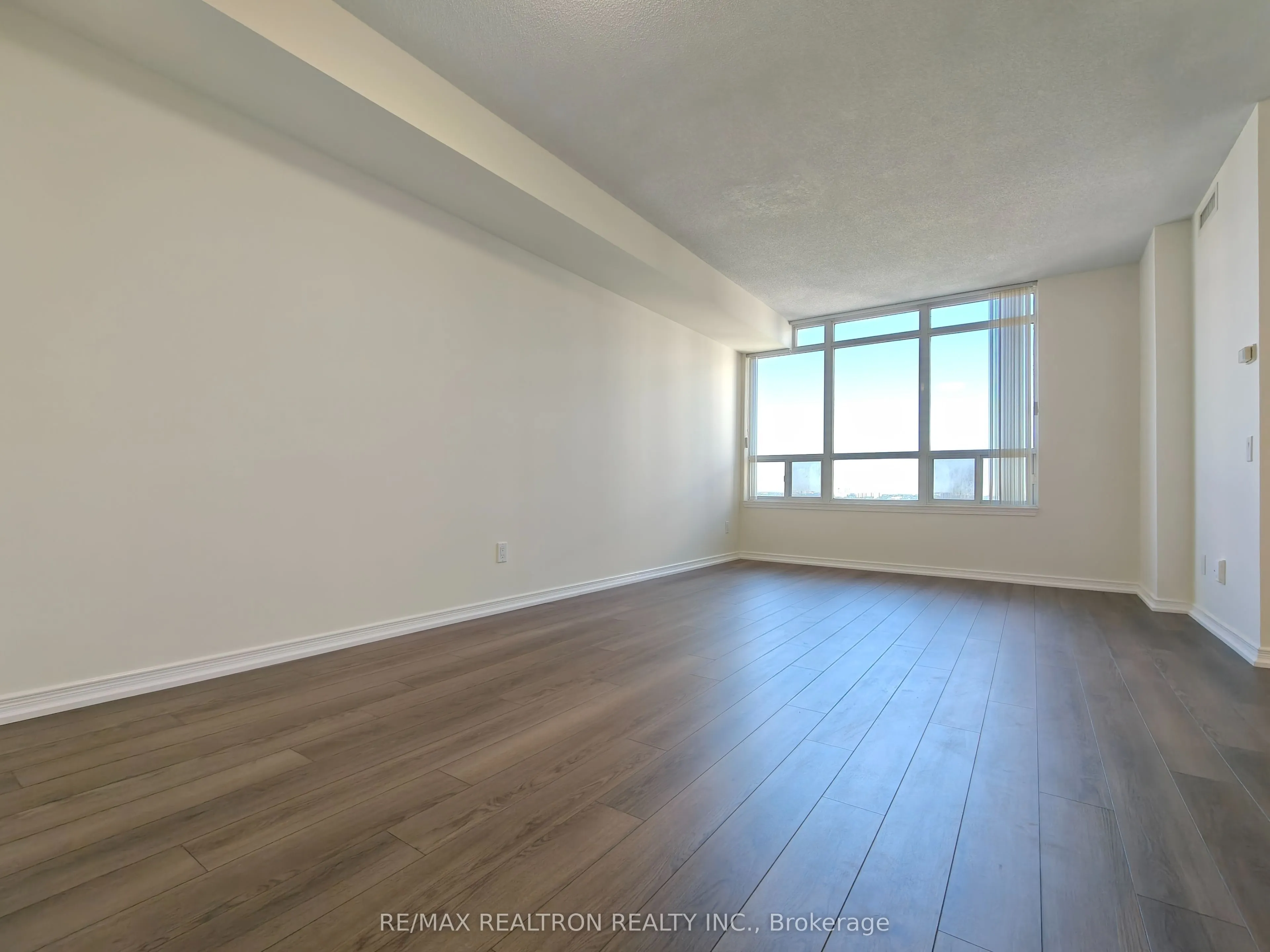 8 HILLCREST Avenue, #1611