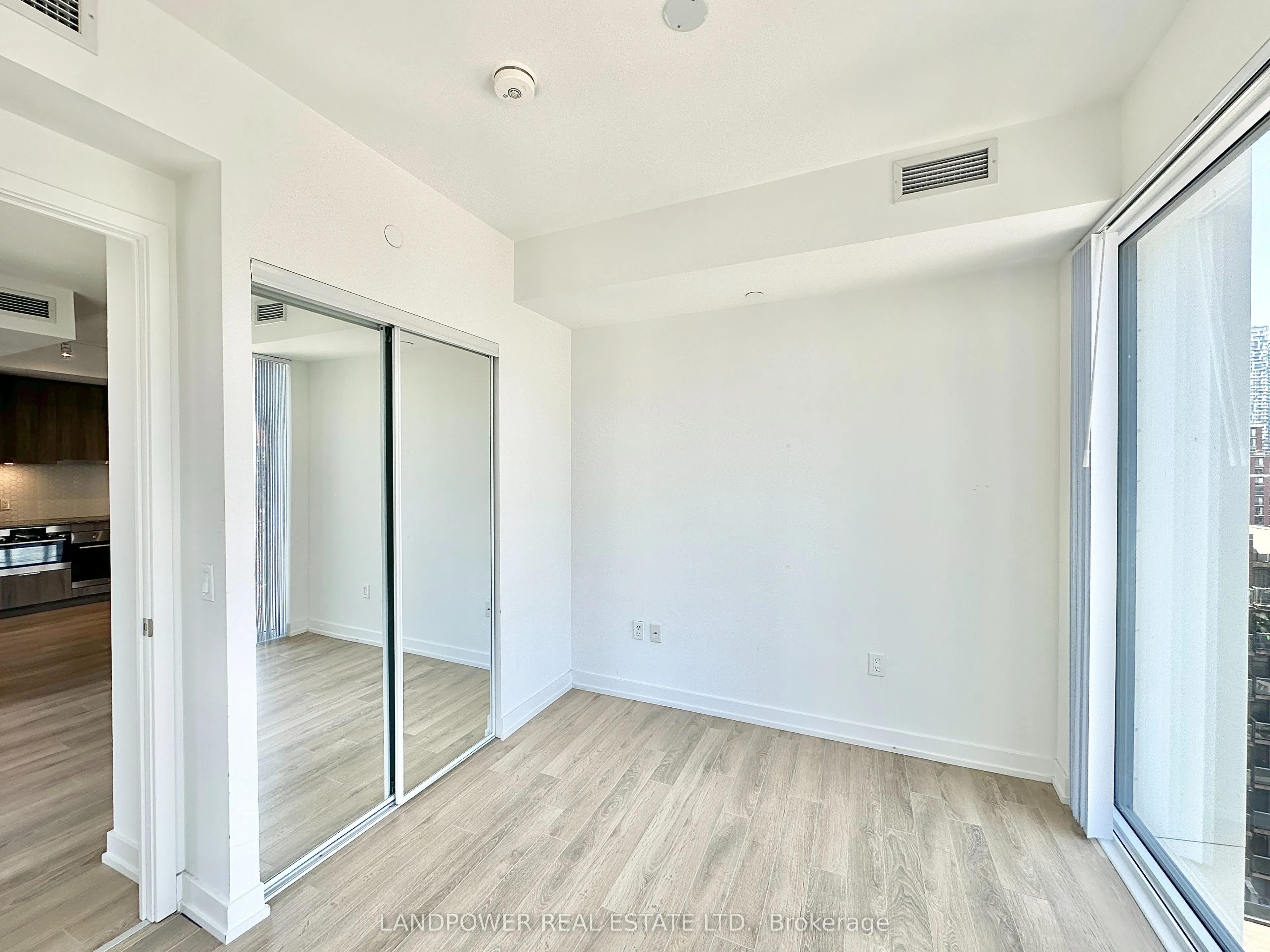 158 Front Street E, #1112