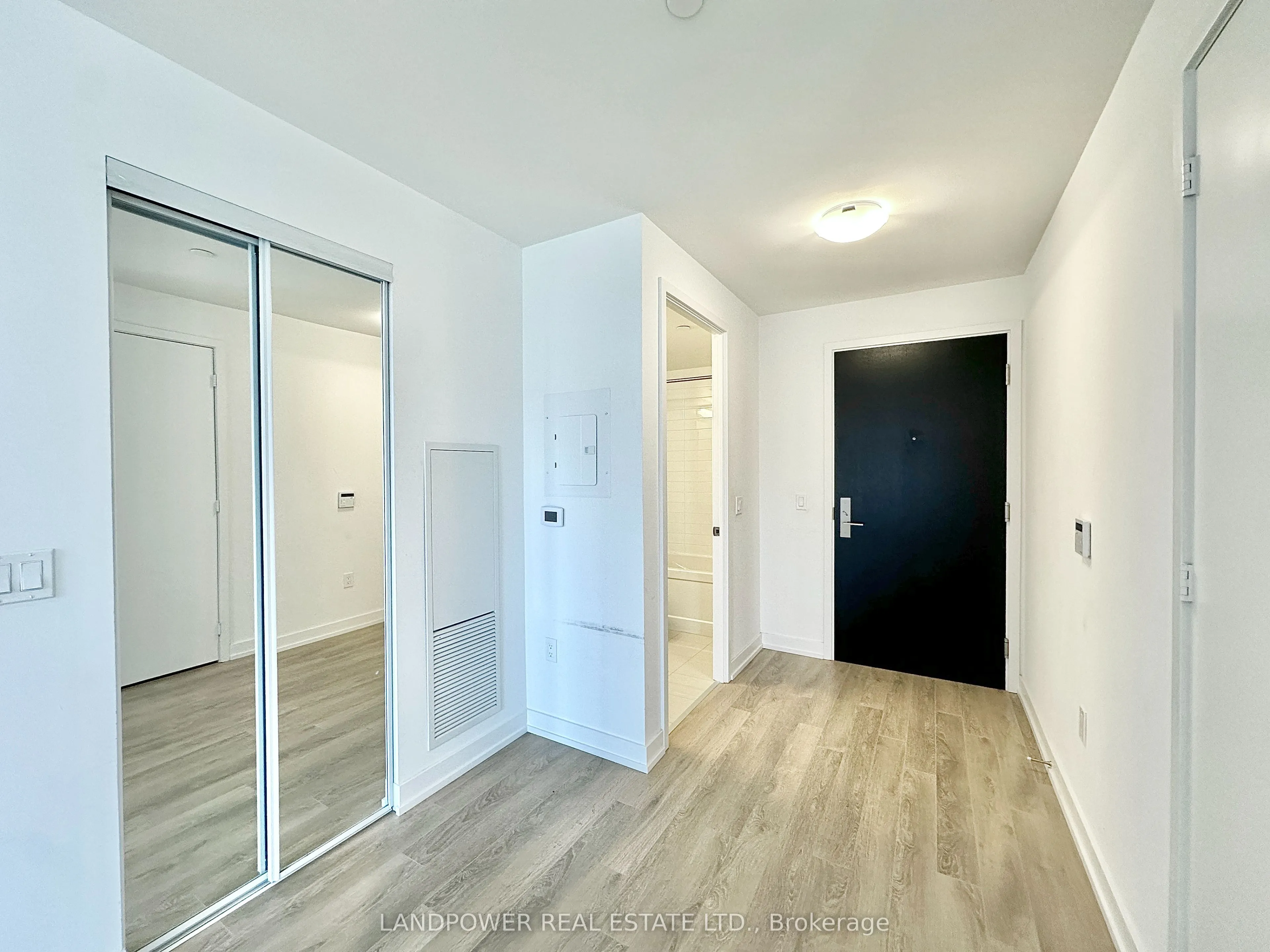158 Front Street E, #1112