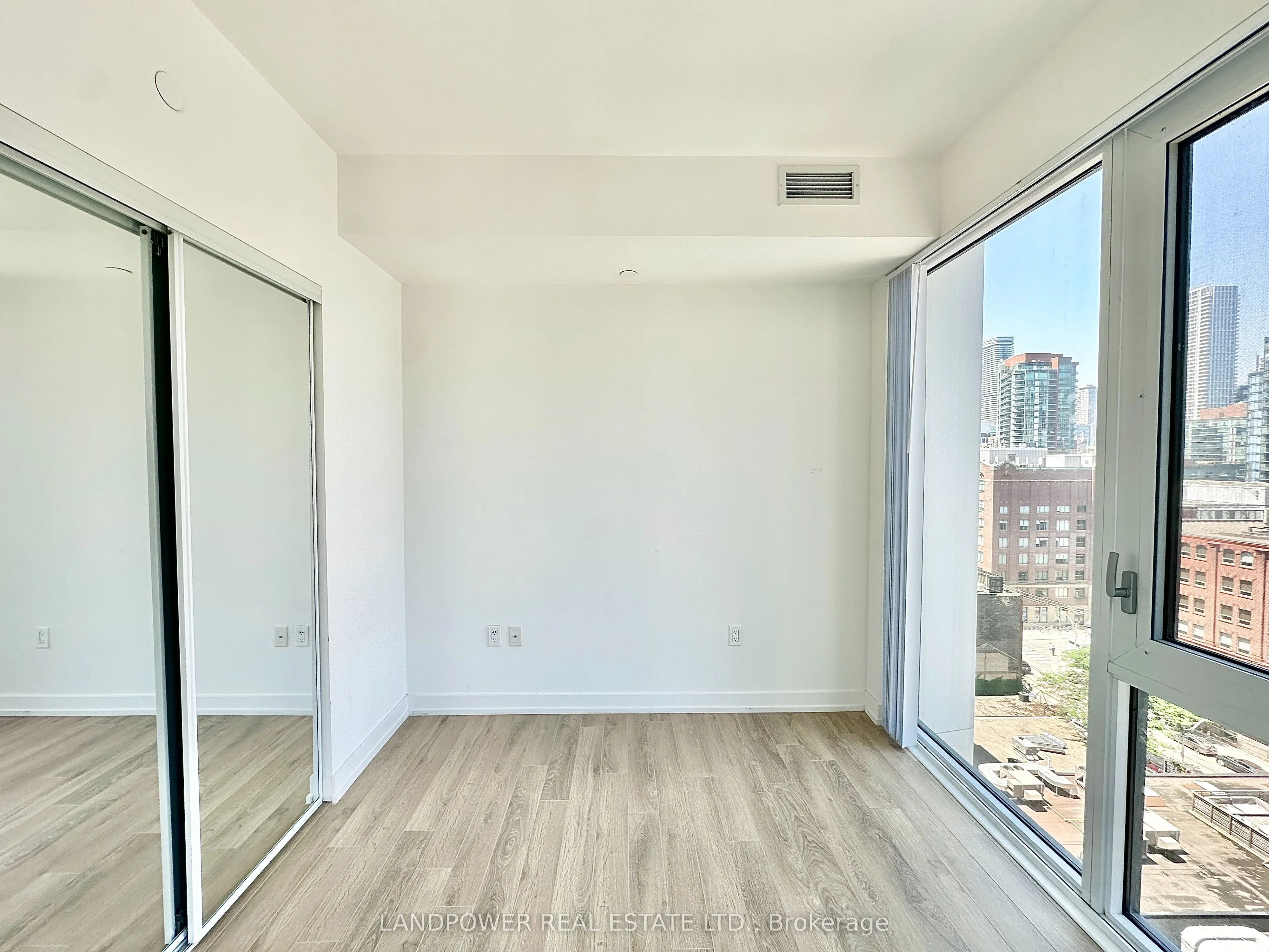158 Front Street E, #1112