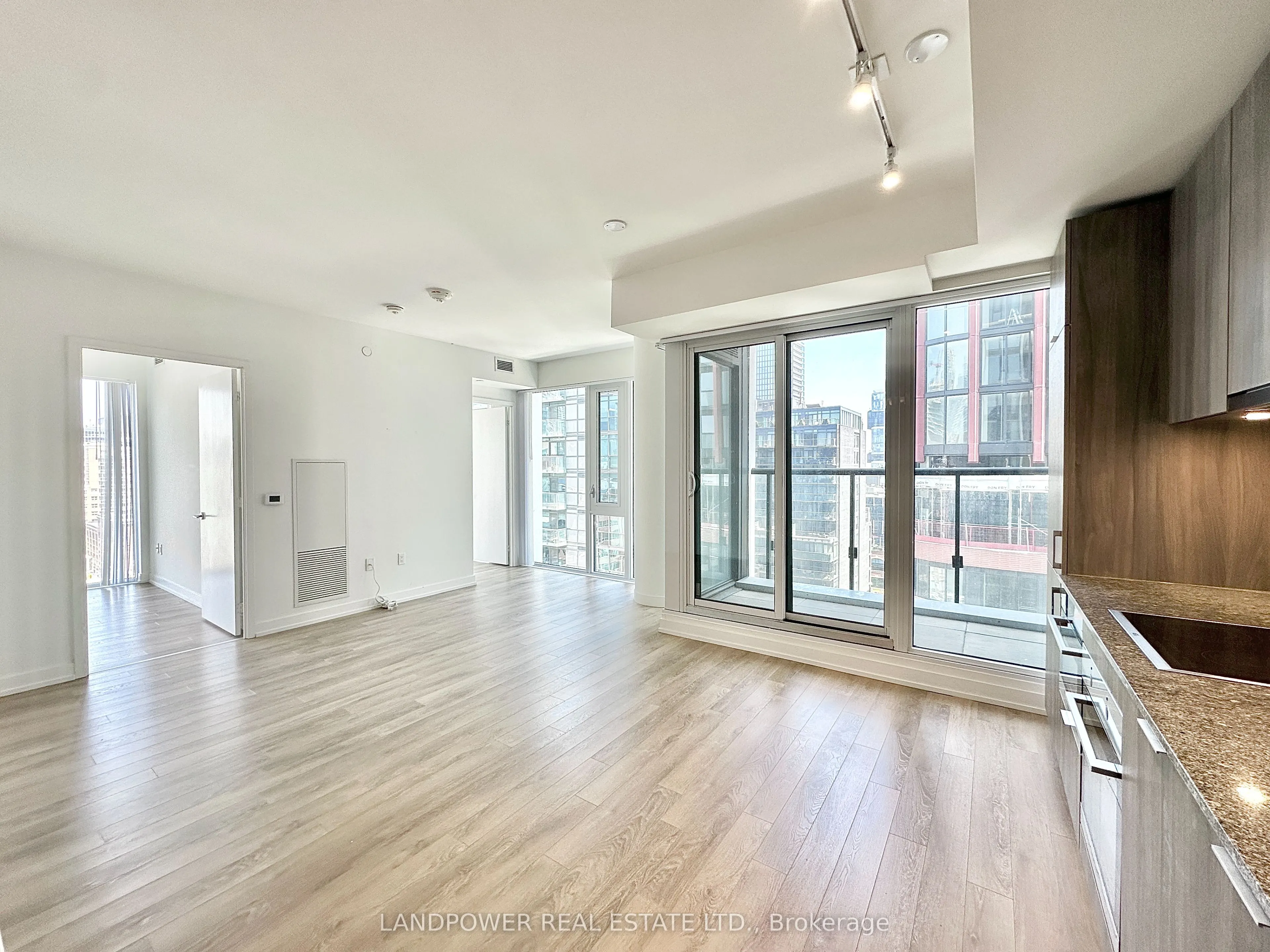 158 Front Street E, #1112