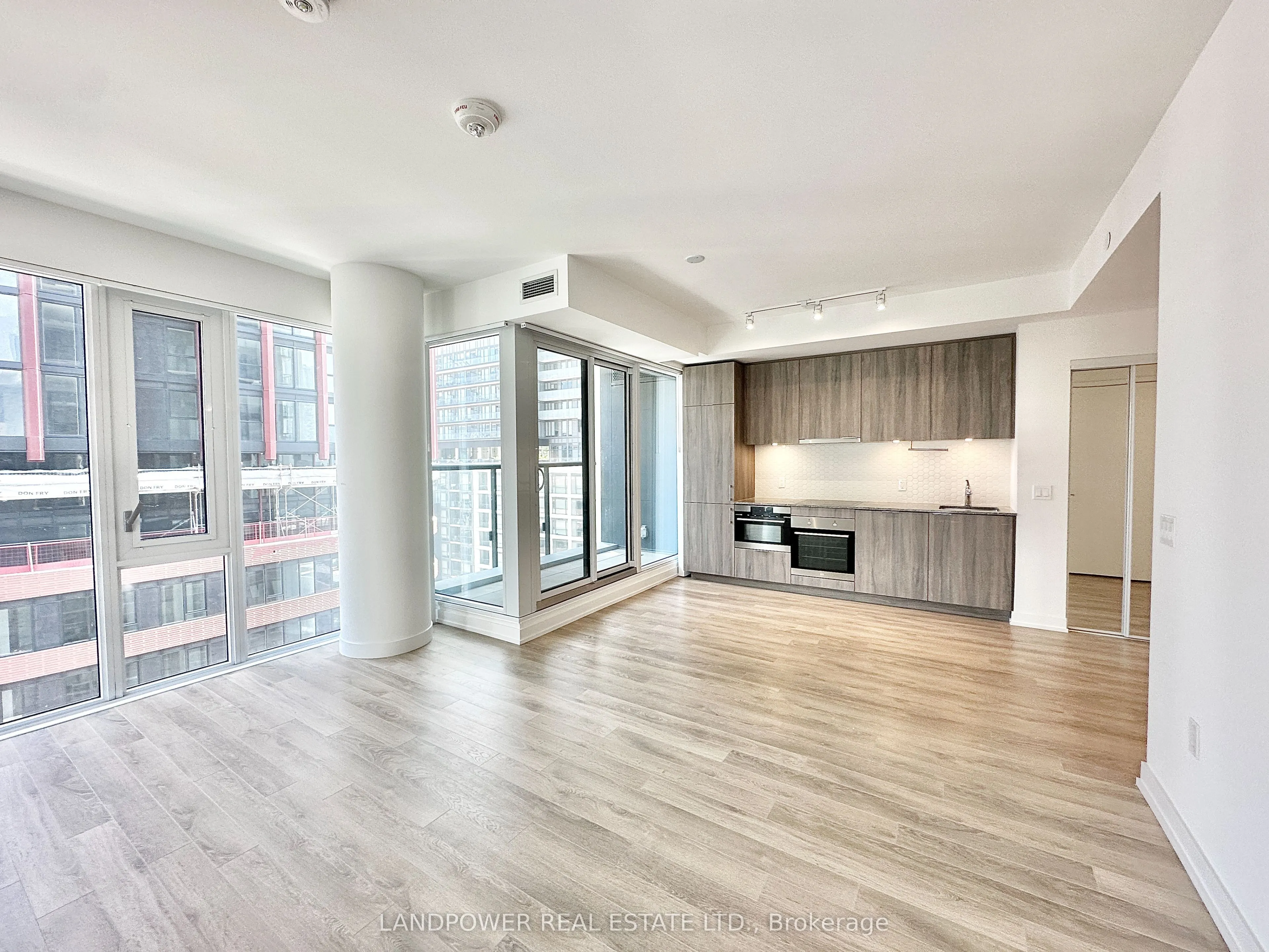 158 Front Street E, #1112
