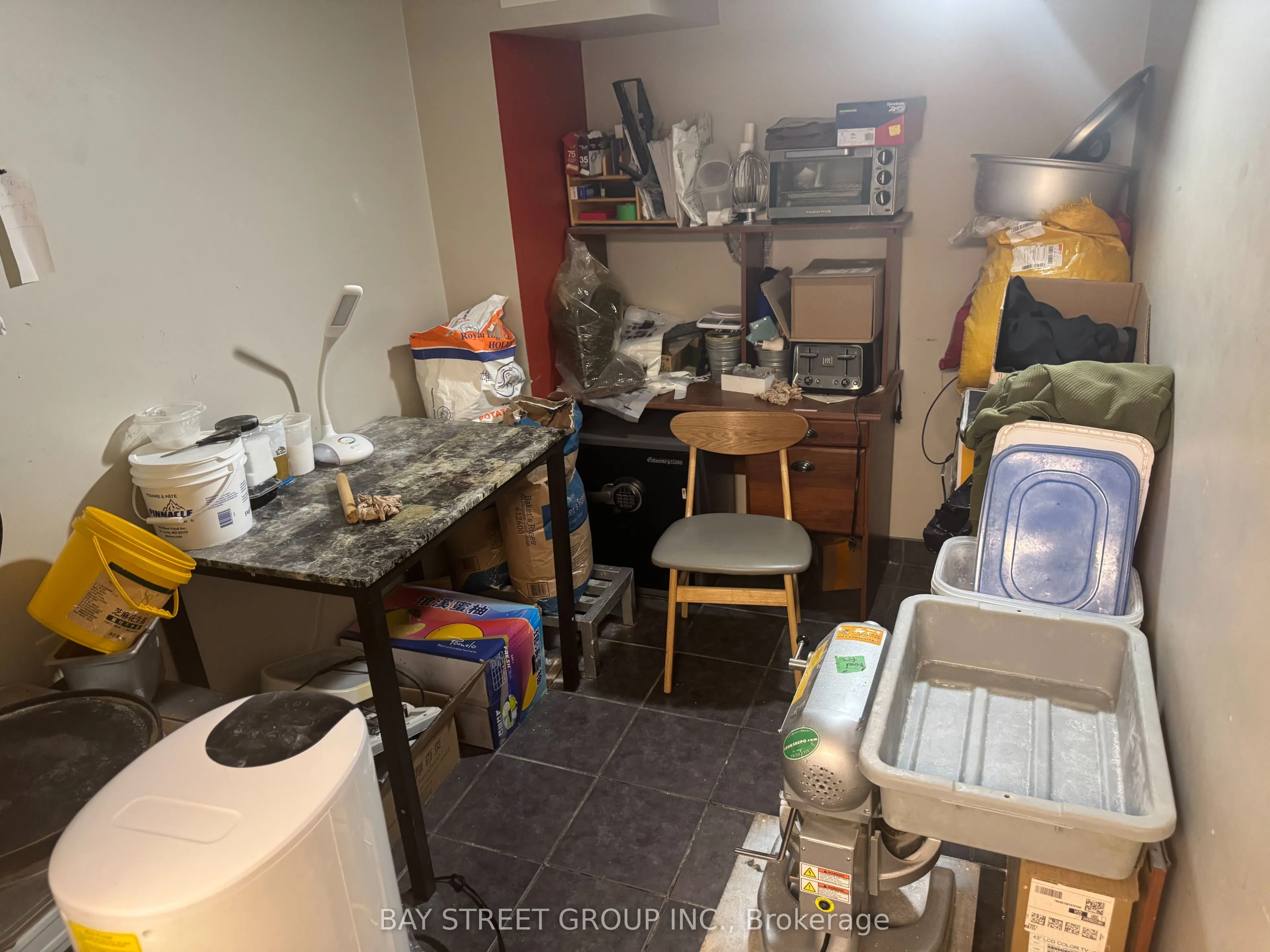 3 Finch Avenue E