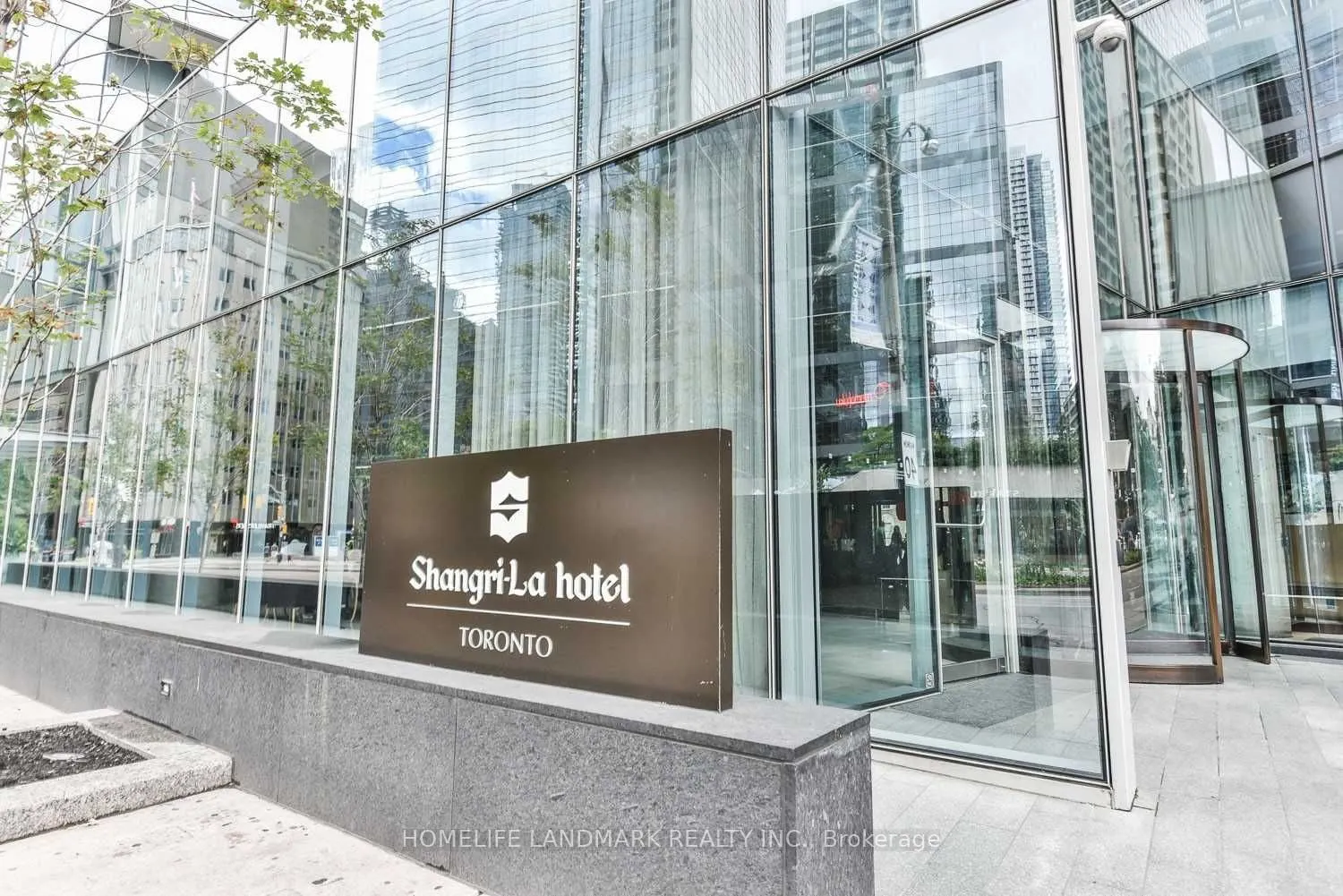 180 University Avenue, #4704