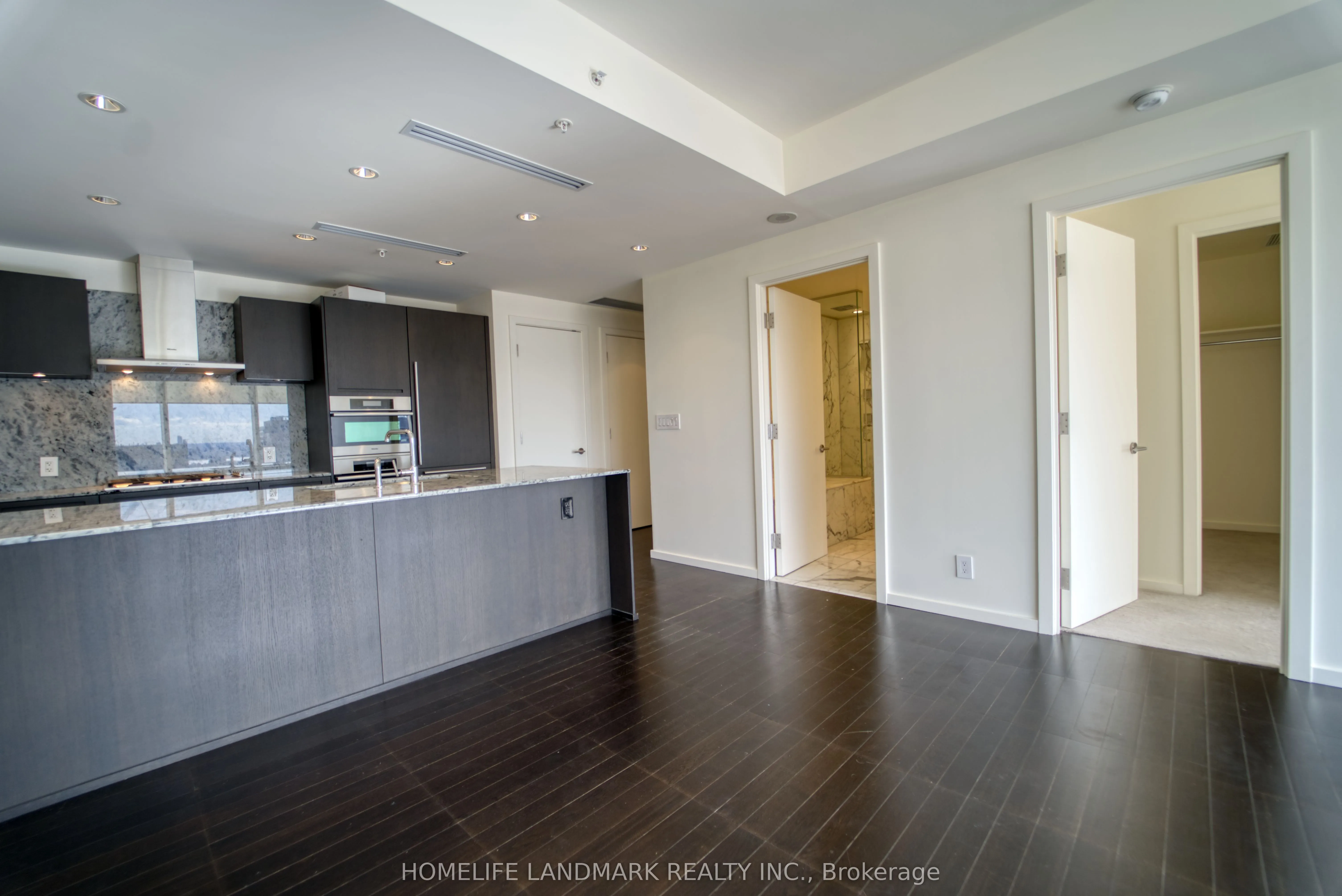 180 University Avenue, #4704
