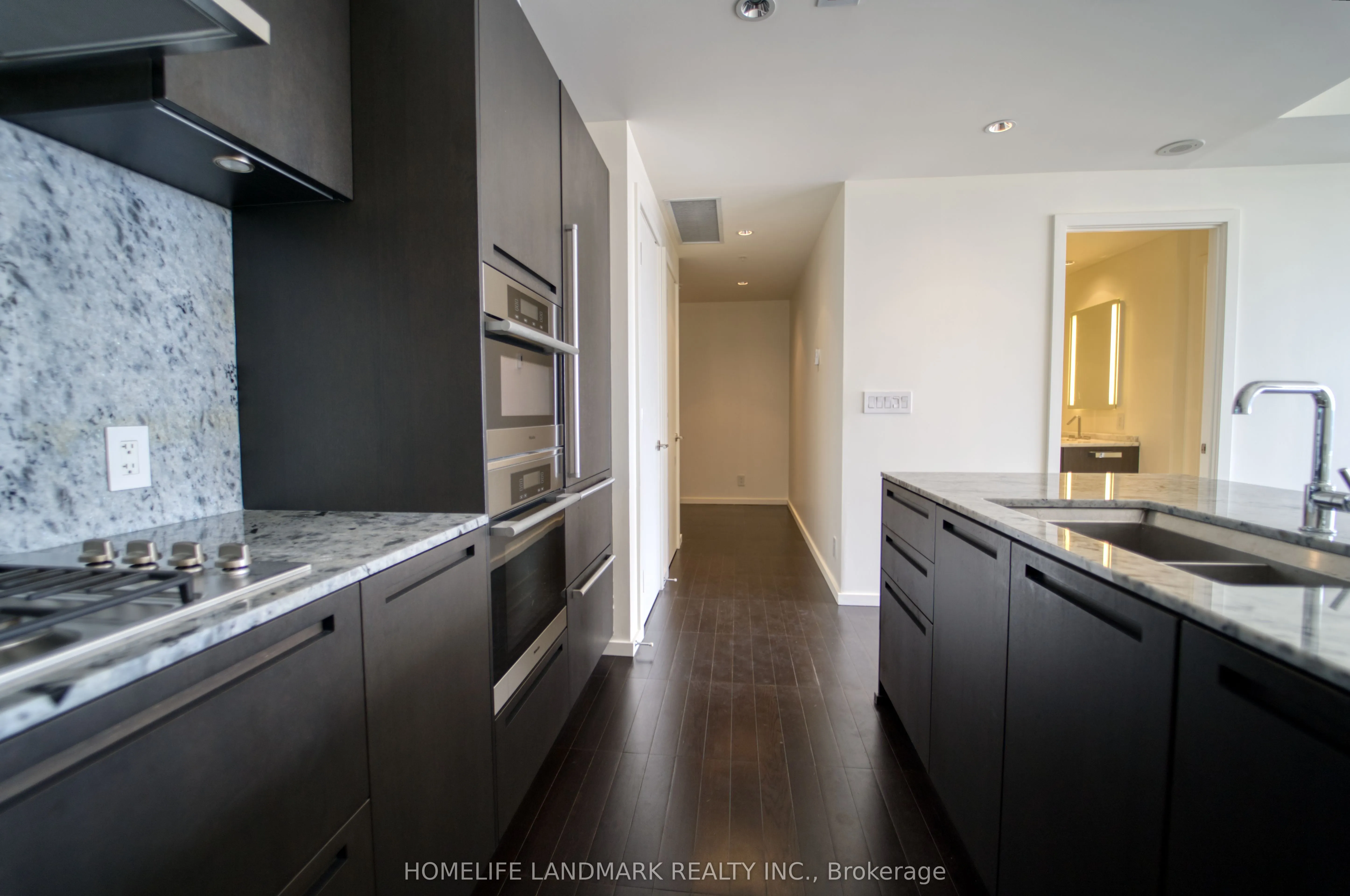 180 University Avenue, #4704