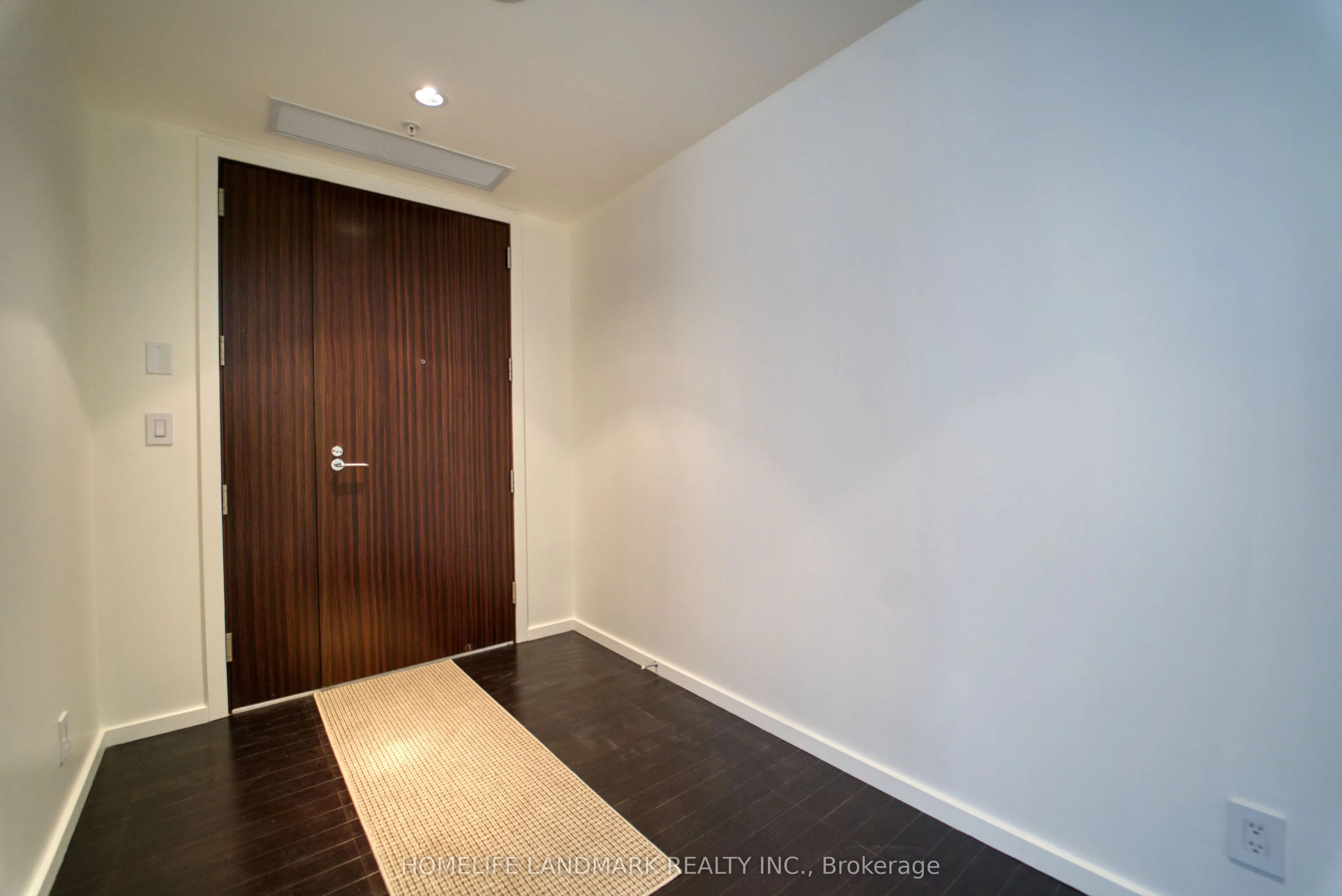 180 University Avenue, #4704