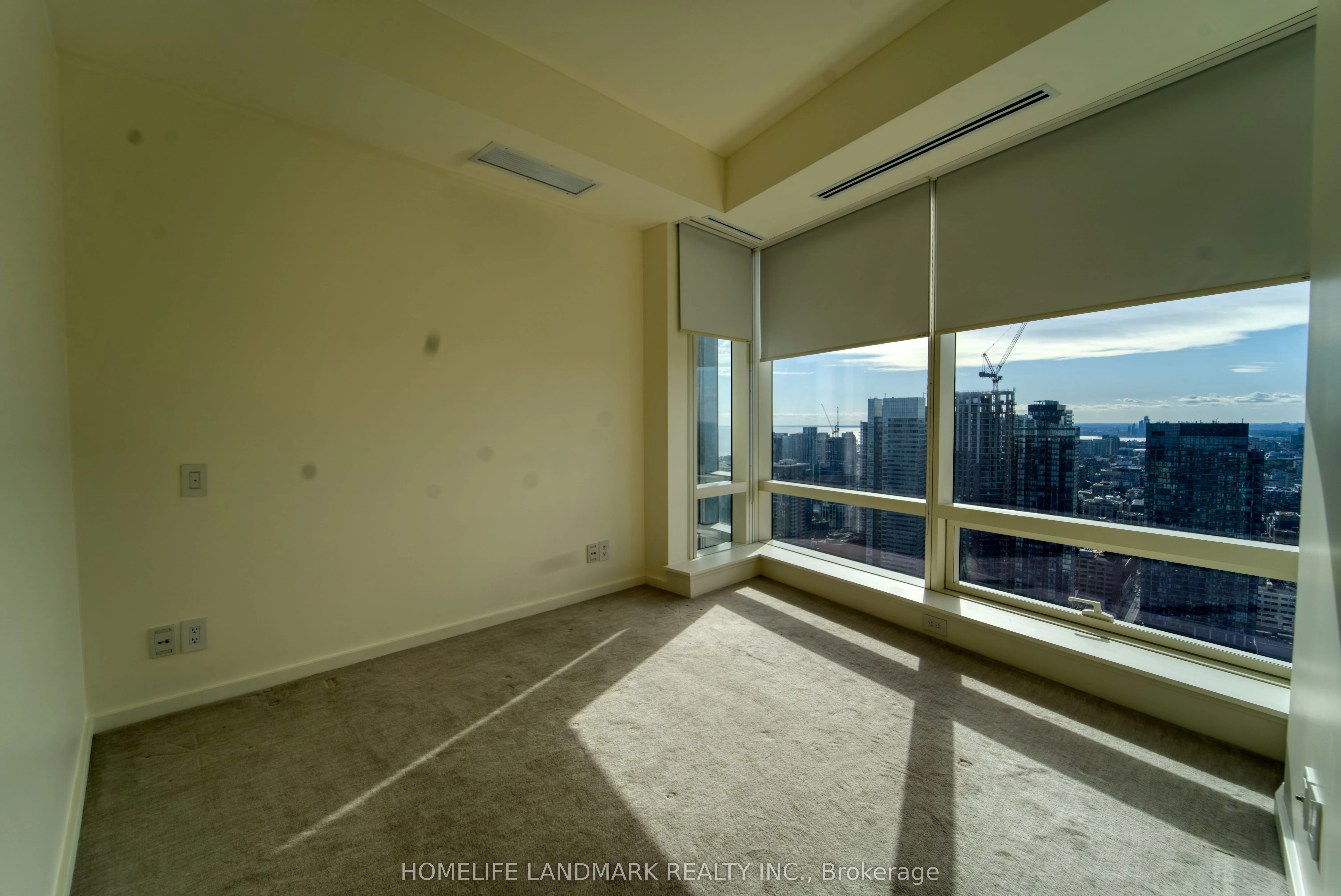 180 University Avenue, #4704