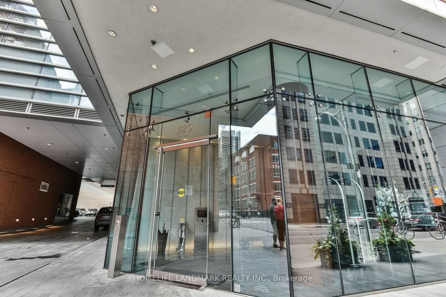 180 University Avenue, #4704
