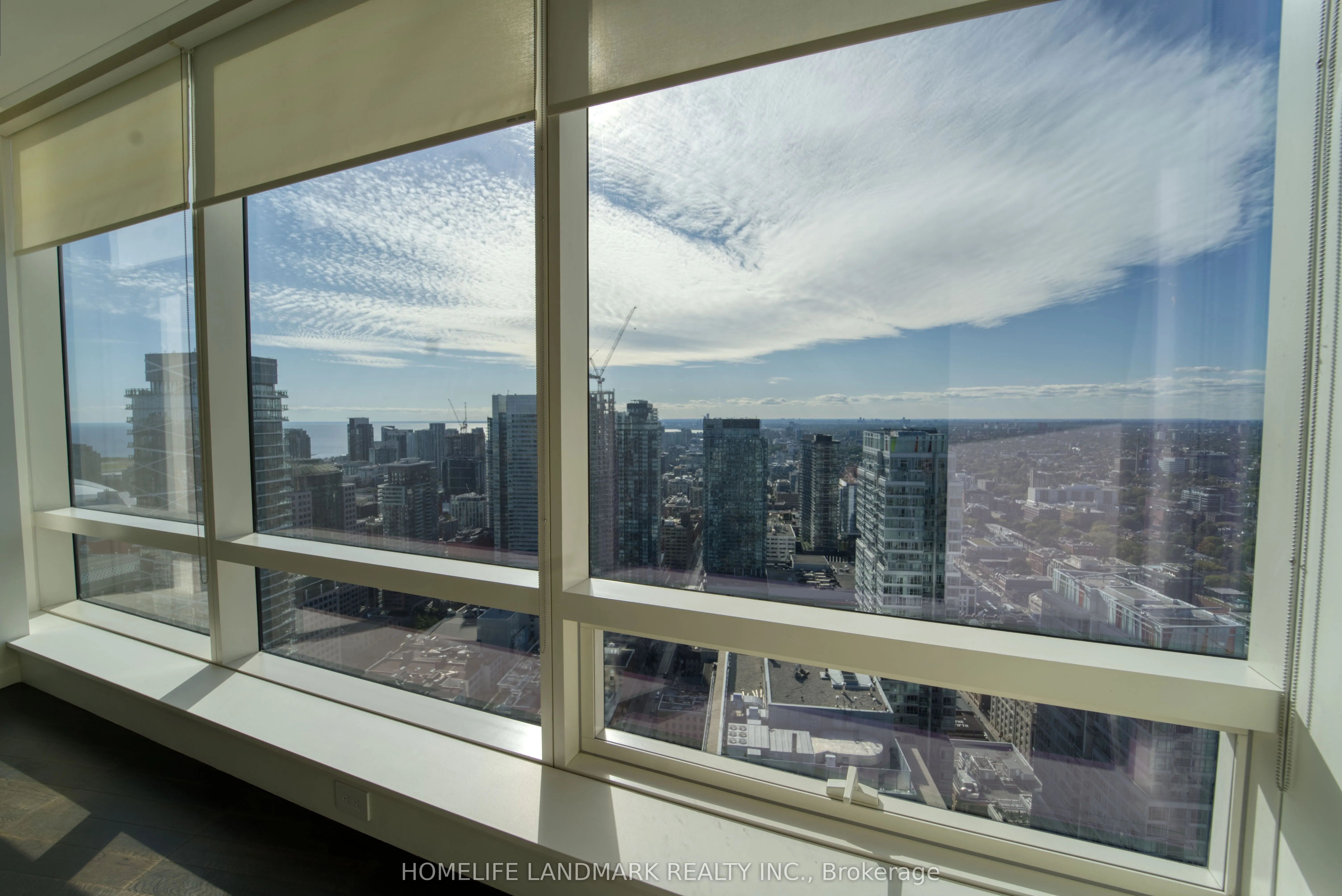 180 University Avenue, #4704