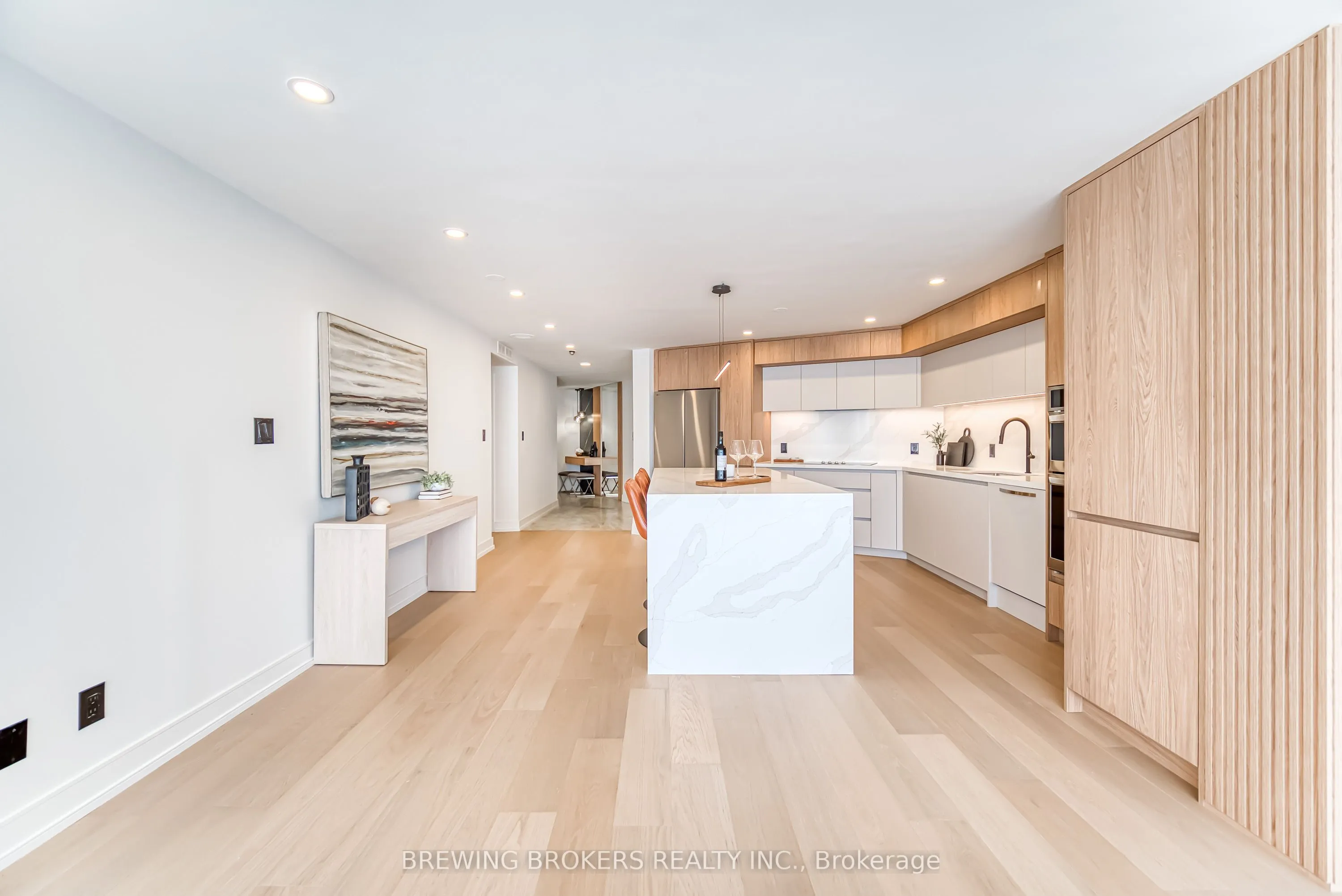 85 Skymark Drive, #501