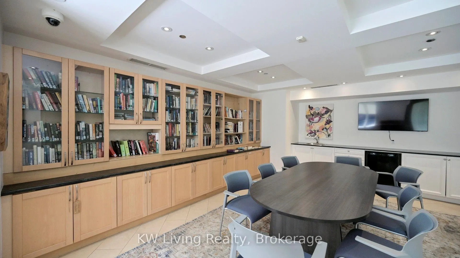 451 Rosewell Avenue, #608