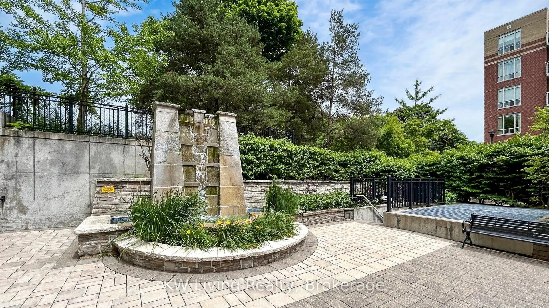451 Rosewell Avenue, #608