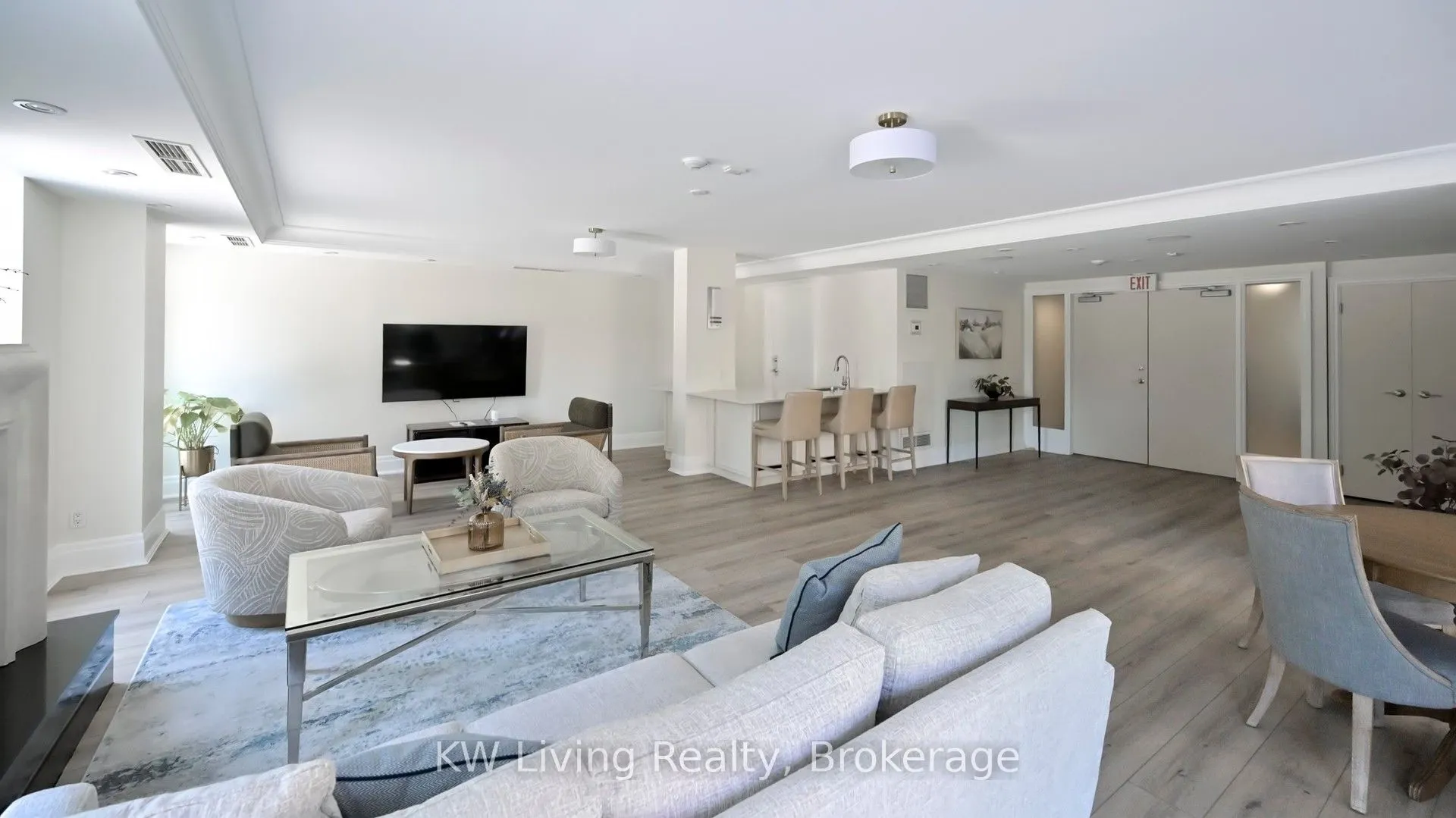 451 Rosewell Avenue, #608