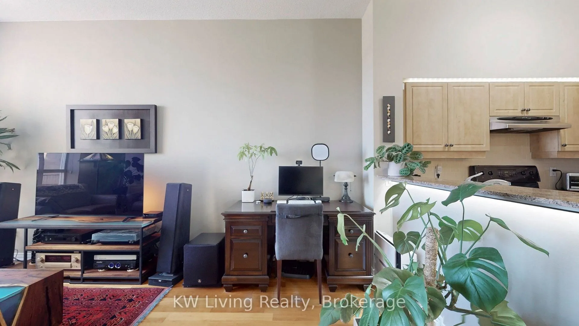 451 Rosewell Avenue, #608