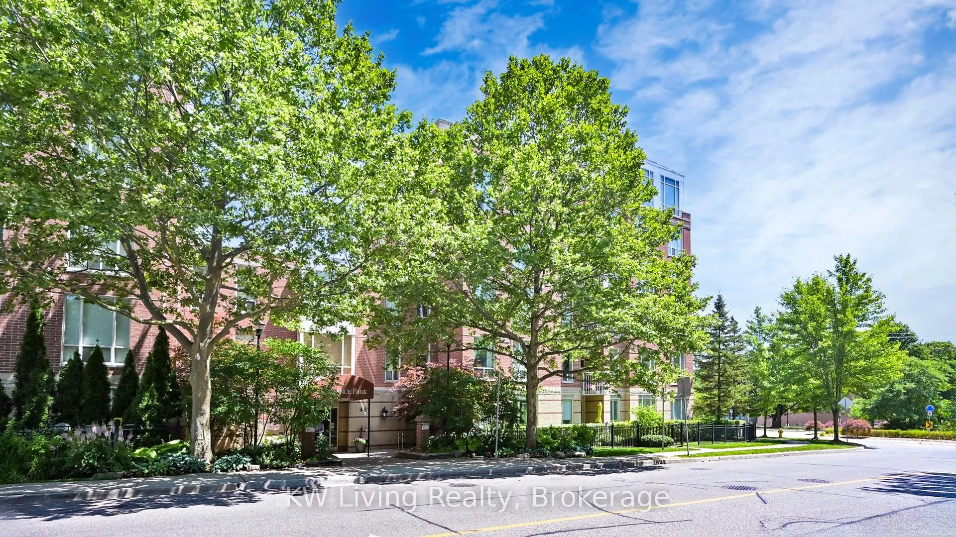 451 Rosewell Avenue, #608