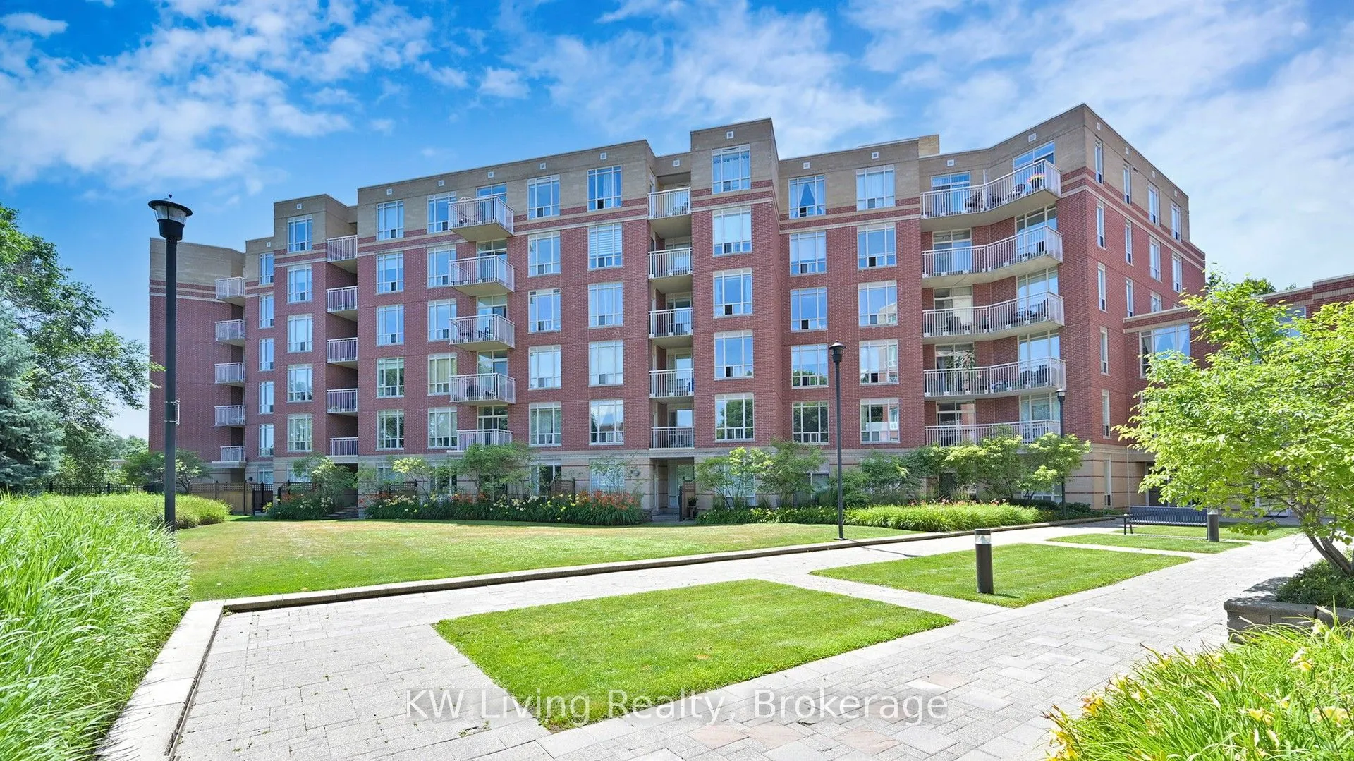 451 Rosewell Avenue, #608