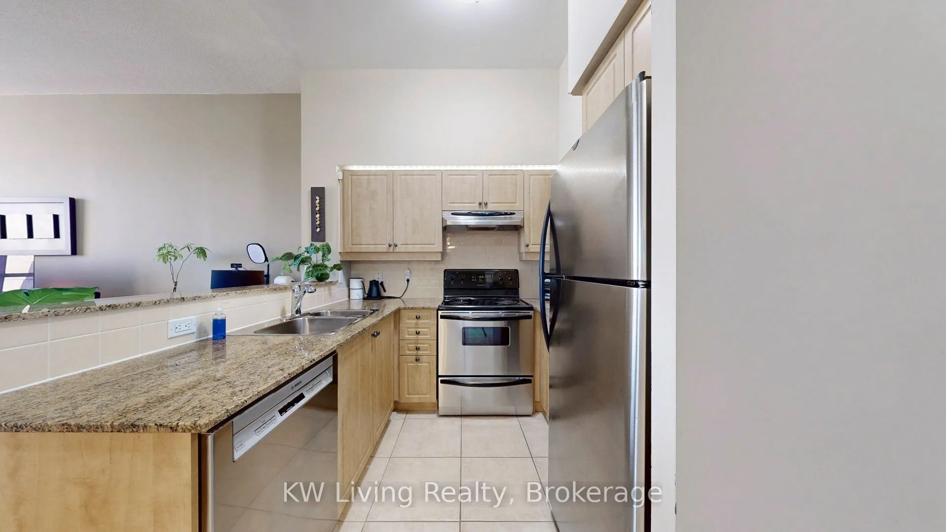 451 Rosewell Avenue, #608