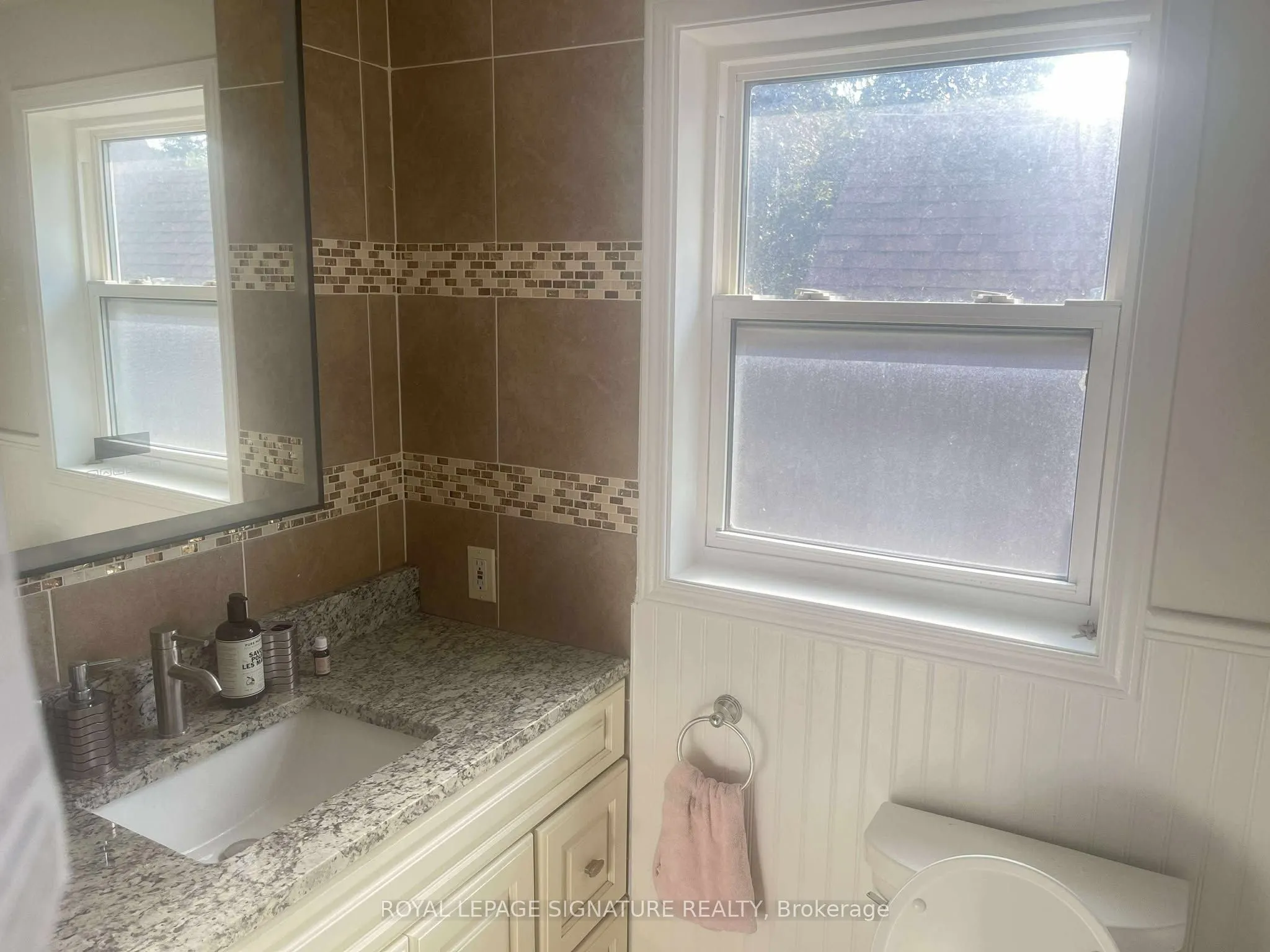 166 Chaplin Crescent, #GF + 2F