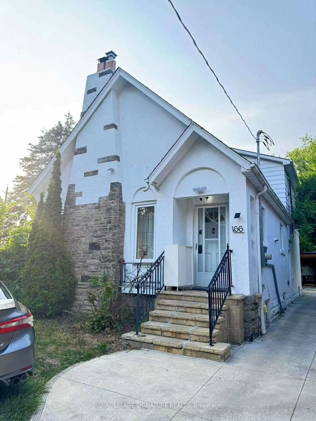 166 Chaplin Crescent, #GF + 2F