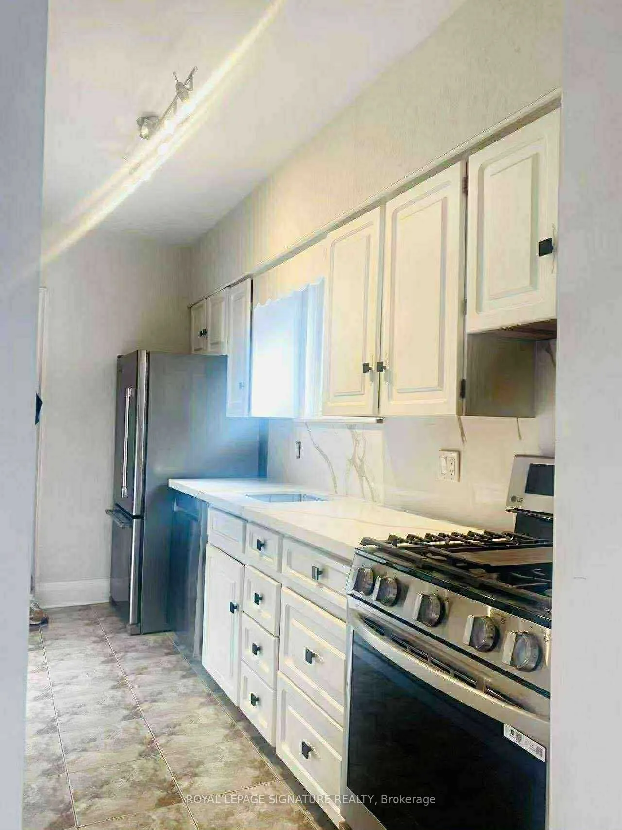 166 Chaplin Crescent, #GF + 2F