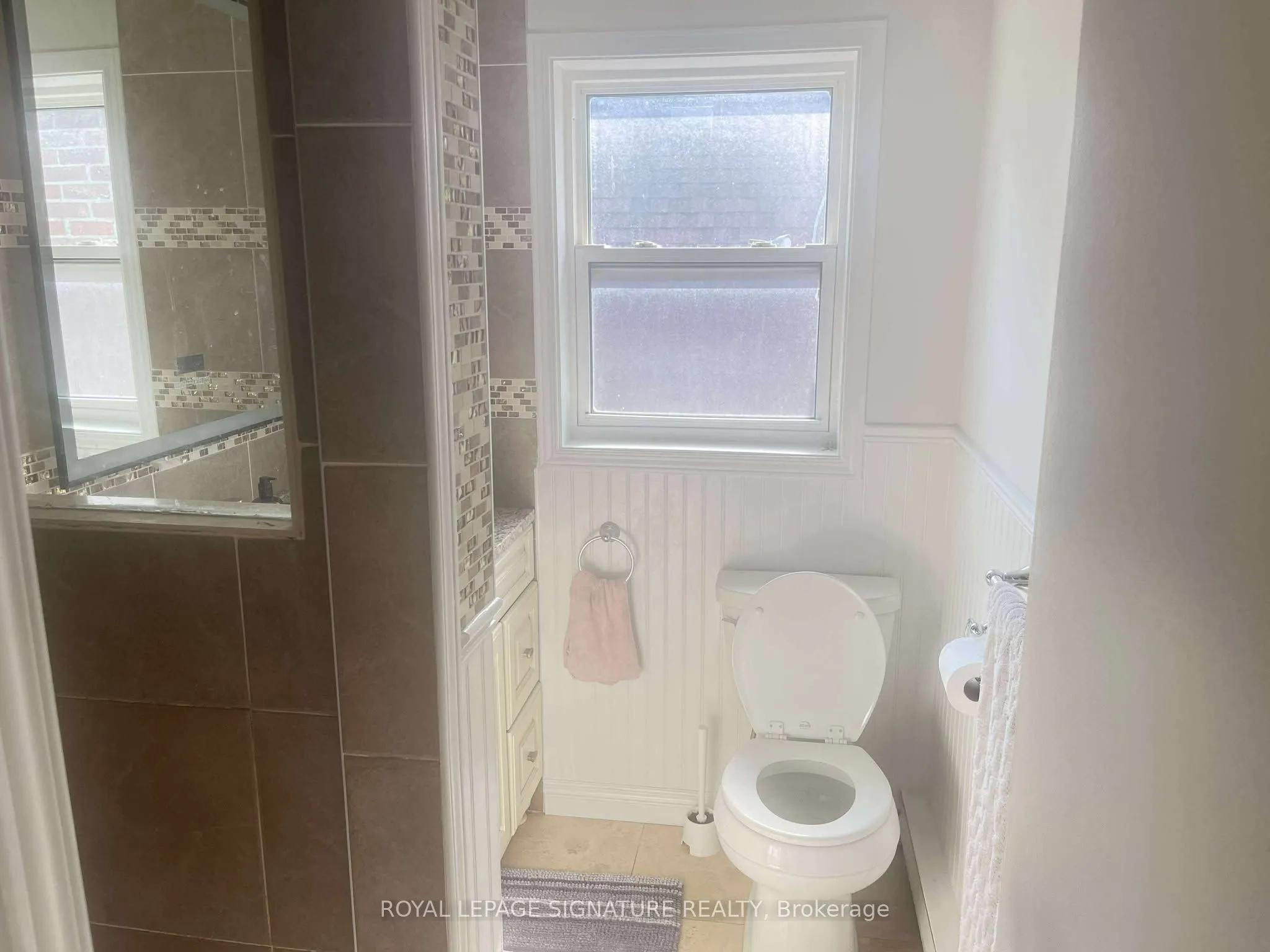 166 Chaplin Crescent, #GF + 2F