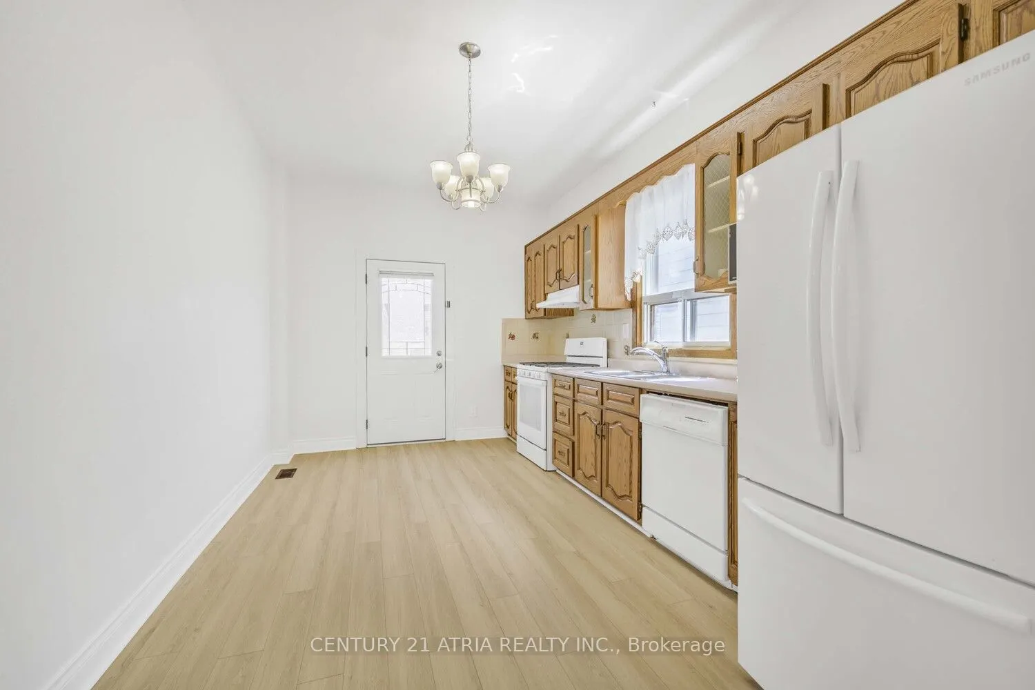 81 Montrose Avenue