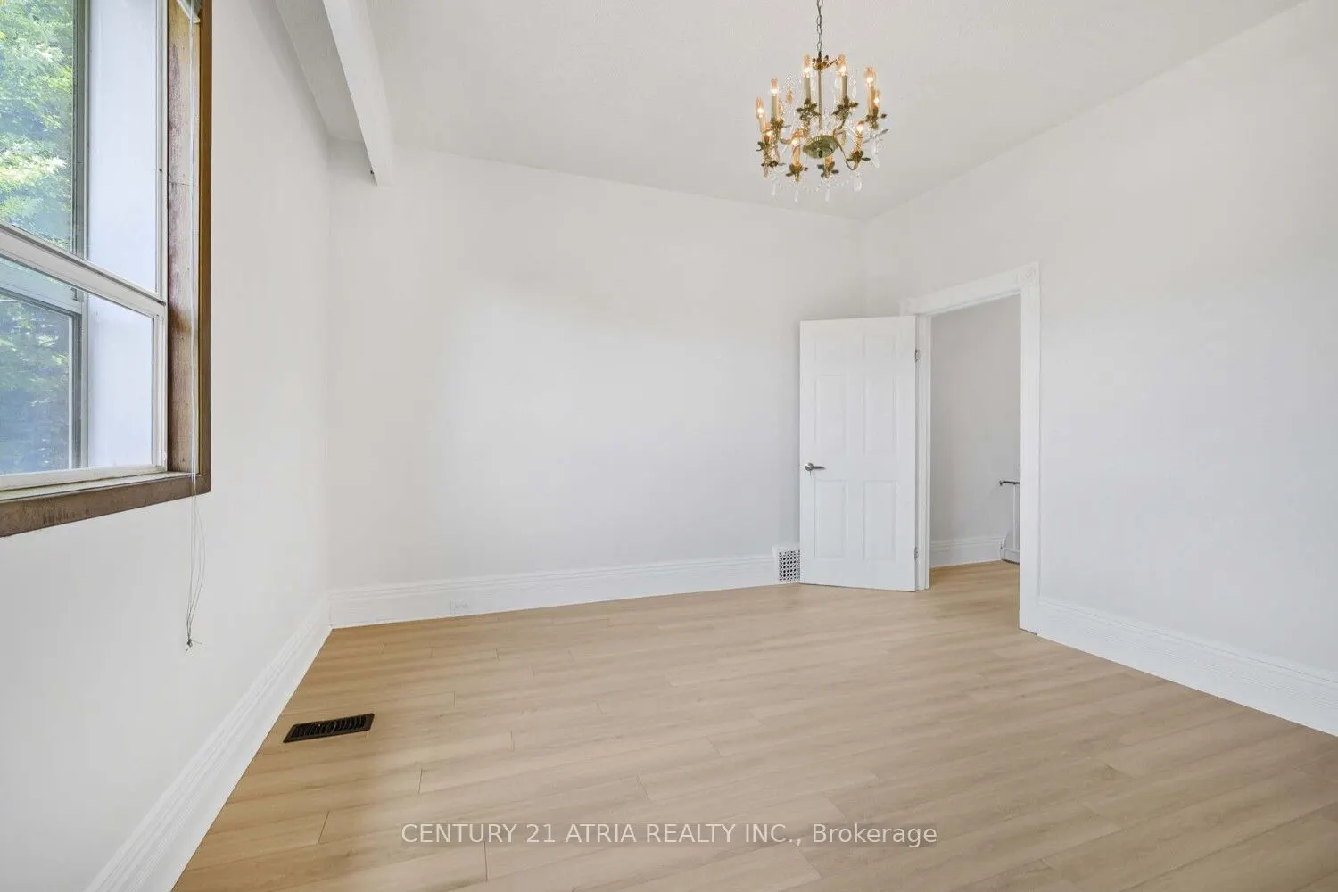 81 Montrose Avenue