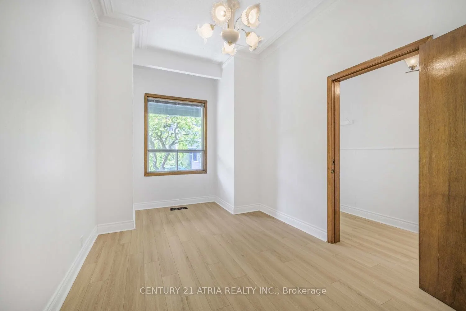 81 Montrose Avenue