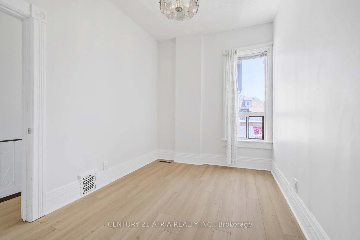 81 Montrose Avenue