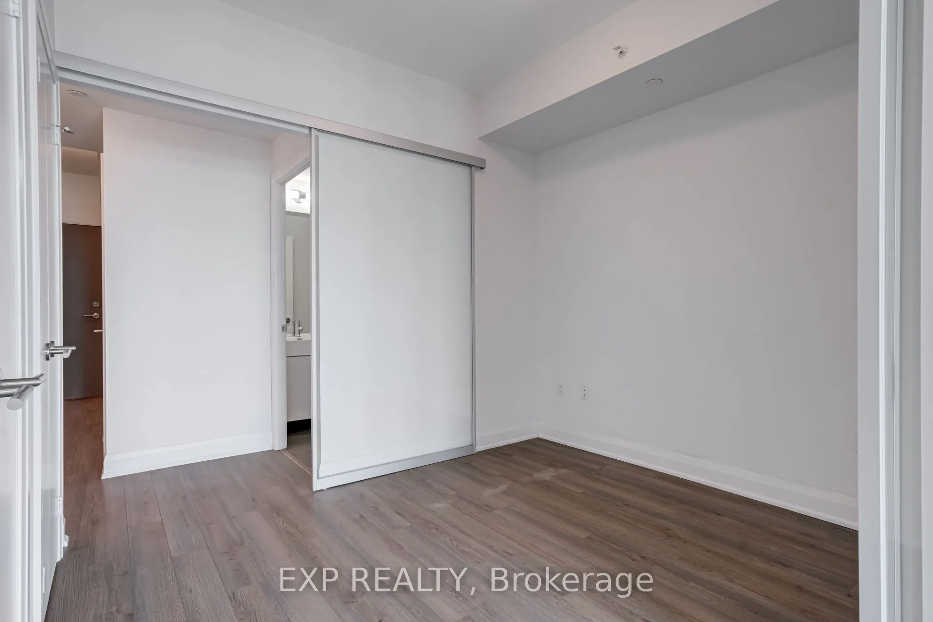 160 Vandeerhoof Avenue, #1610