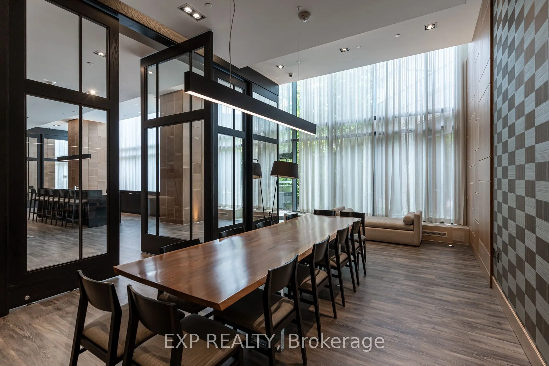 160 Vandeerhoof Avenue, #1610