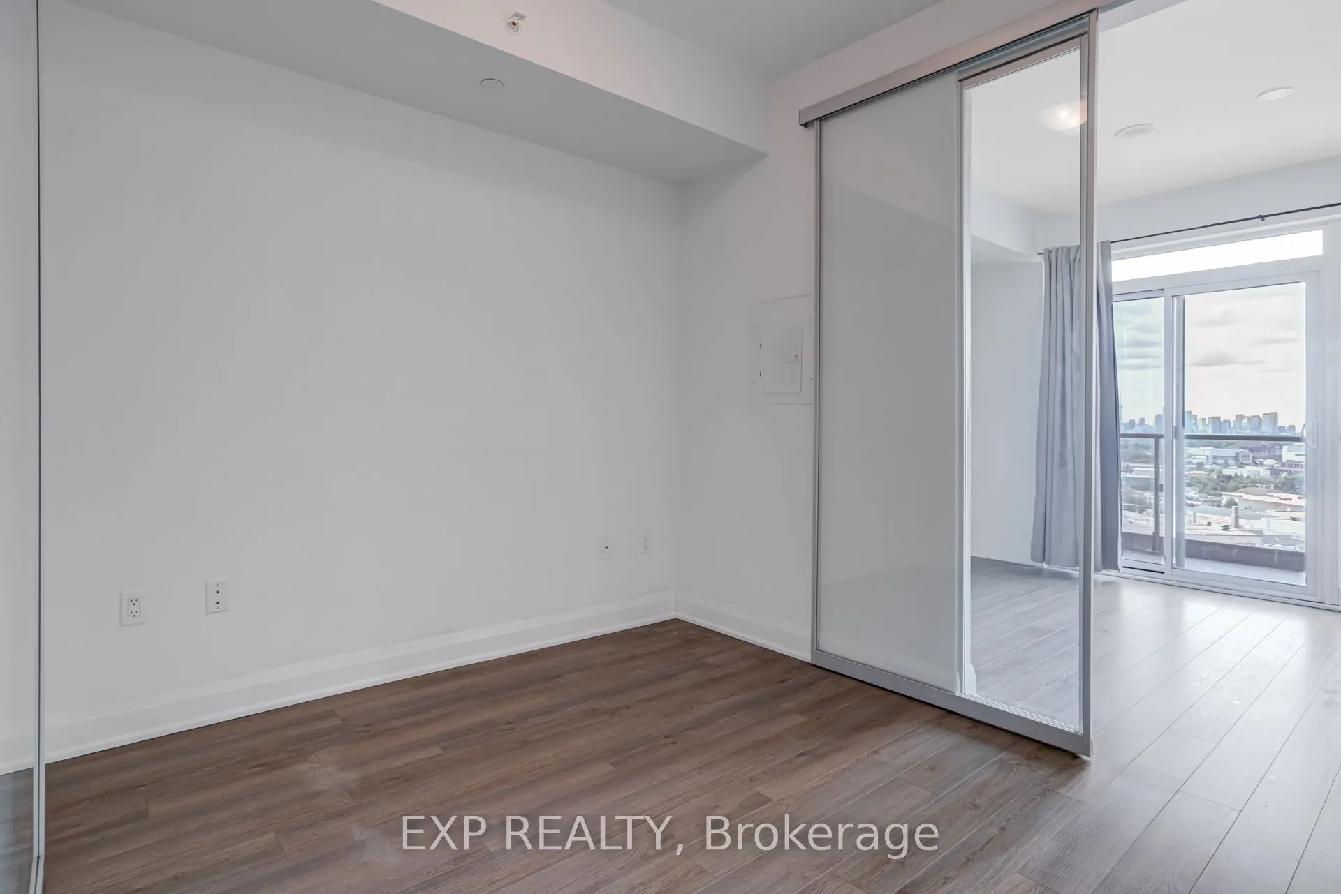 160 Vandeerhoof Avenue, #1610
