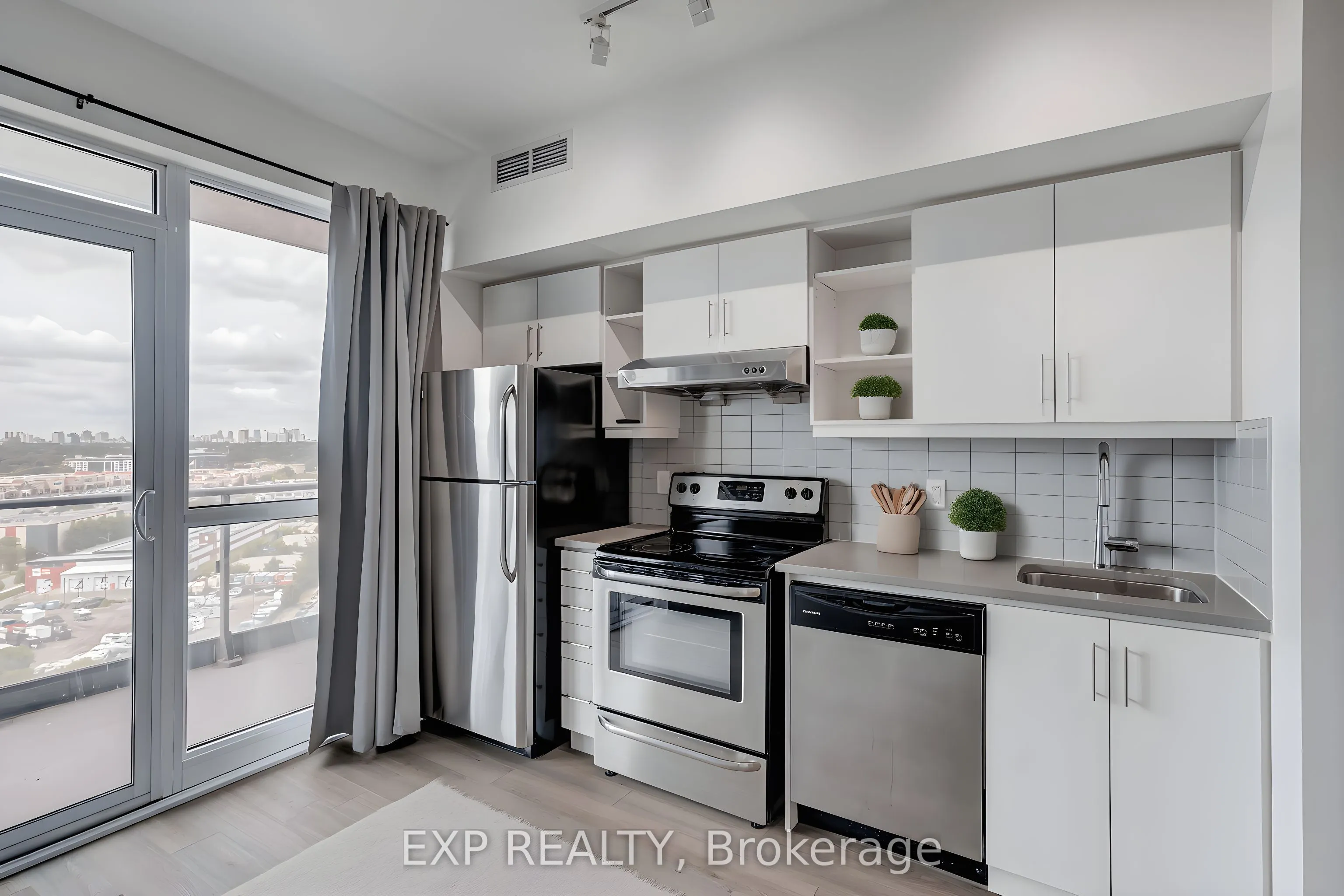 160 Vandeerhoof Avenue, #1610