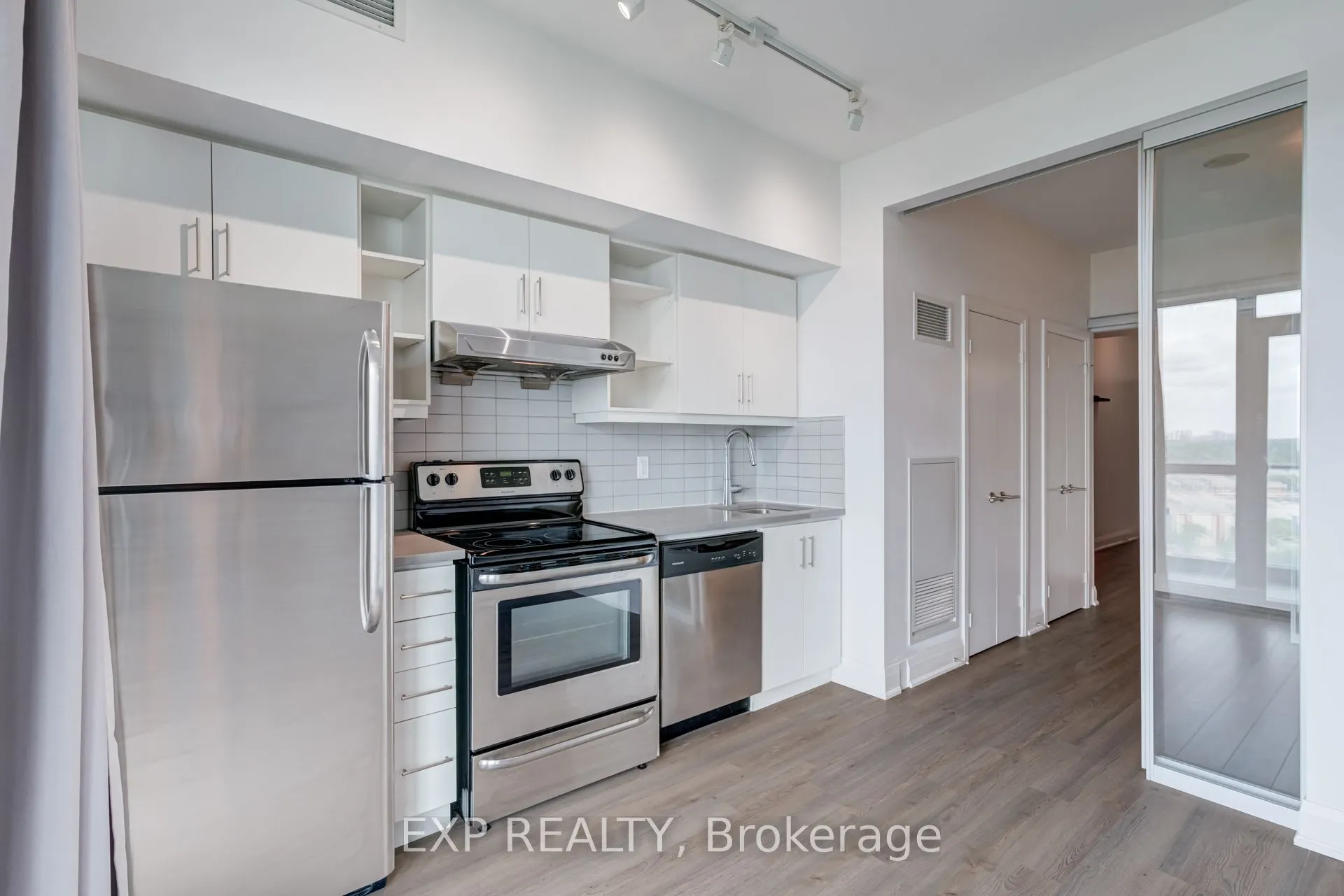 160 Vandeerhoof Avenue, #1610