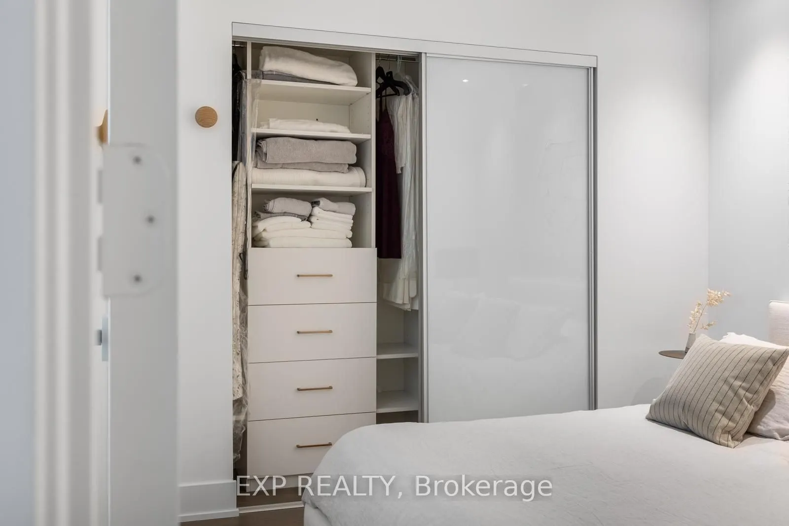 6 Jackes Avenue, #408