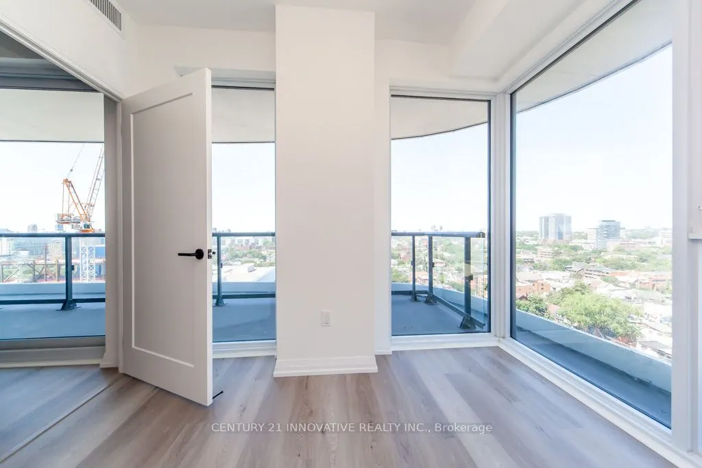 280 Dundas Street W, #1511